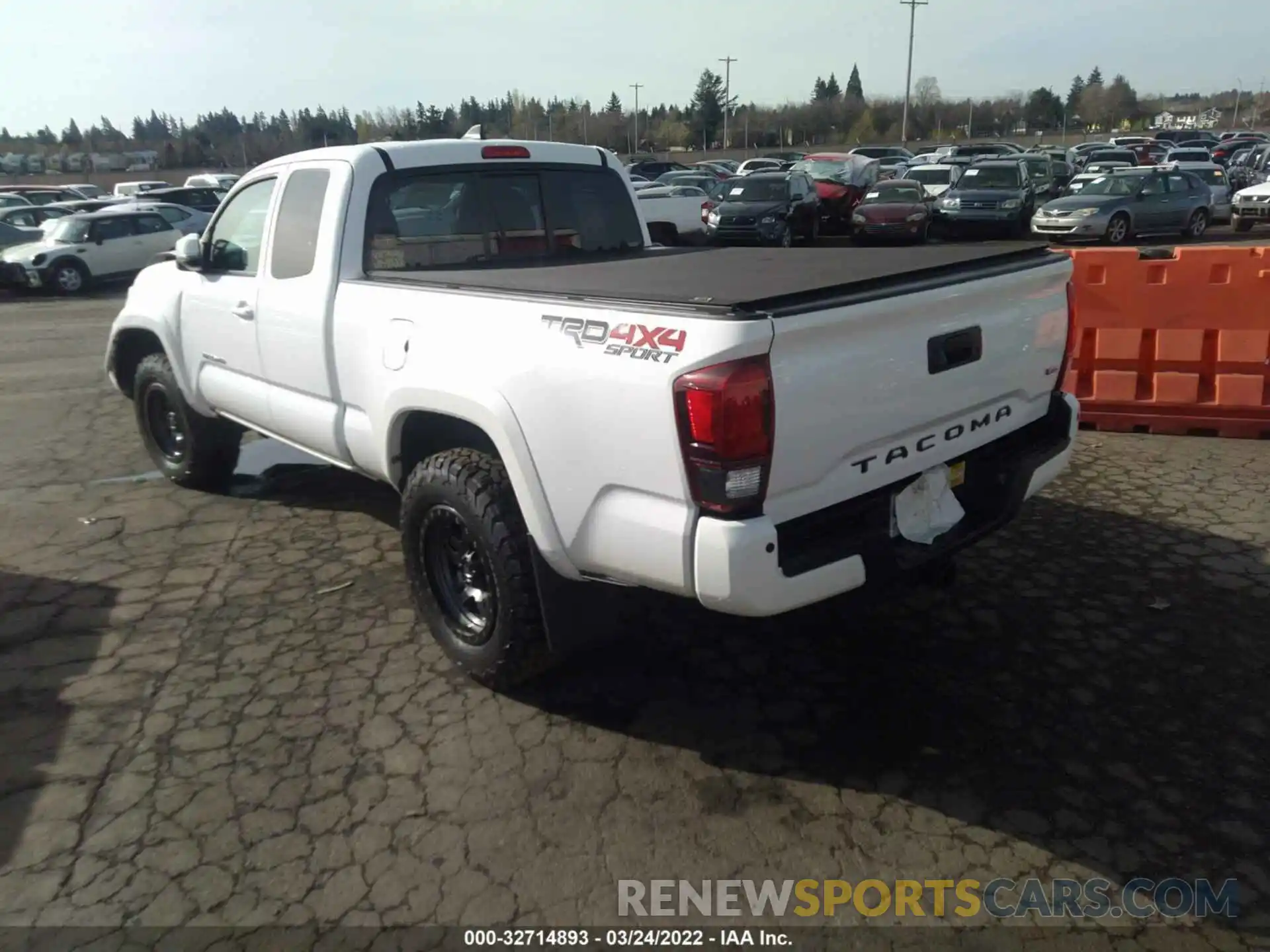 3 Photograph of a damaged car 5TFSZ5AN9KX201637 TOYOTA TACOMA 4WD 2019