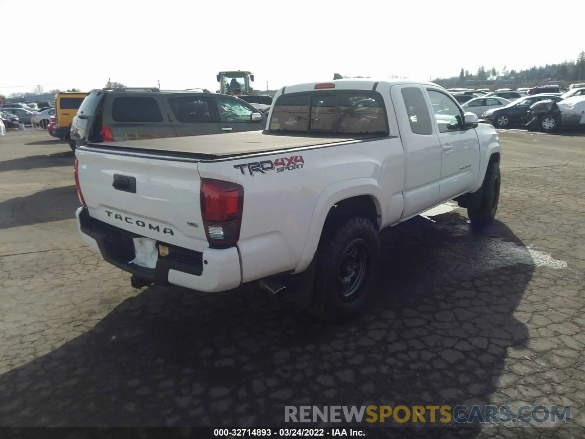 4 Photograph of a damaged car 5TFSZ5AN9KX201637 TOYOTA TACOMA 4WD 2019