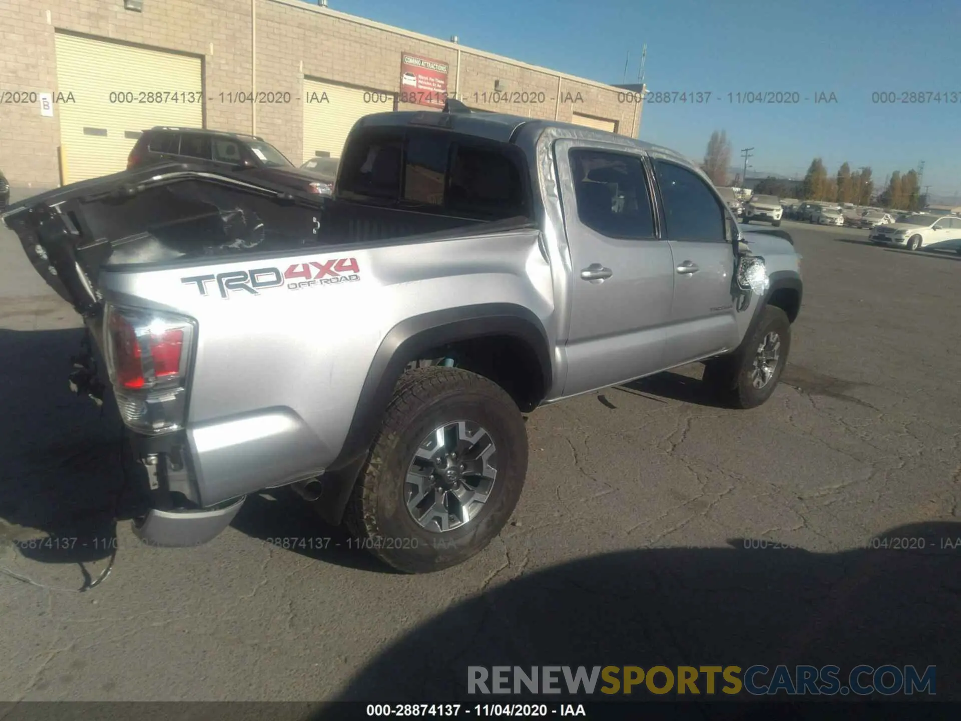 4 Photograph of a damaged car 3TMCZ5AN2LM295145 TOYOTA TACOMA 4WD 2020