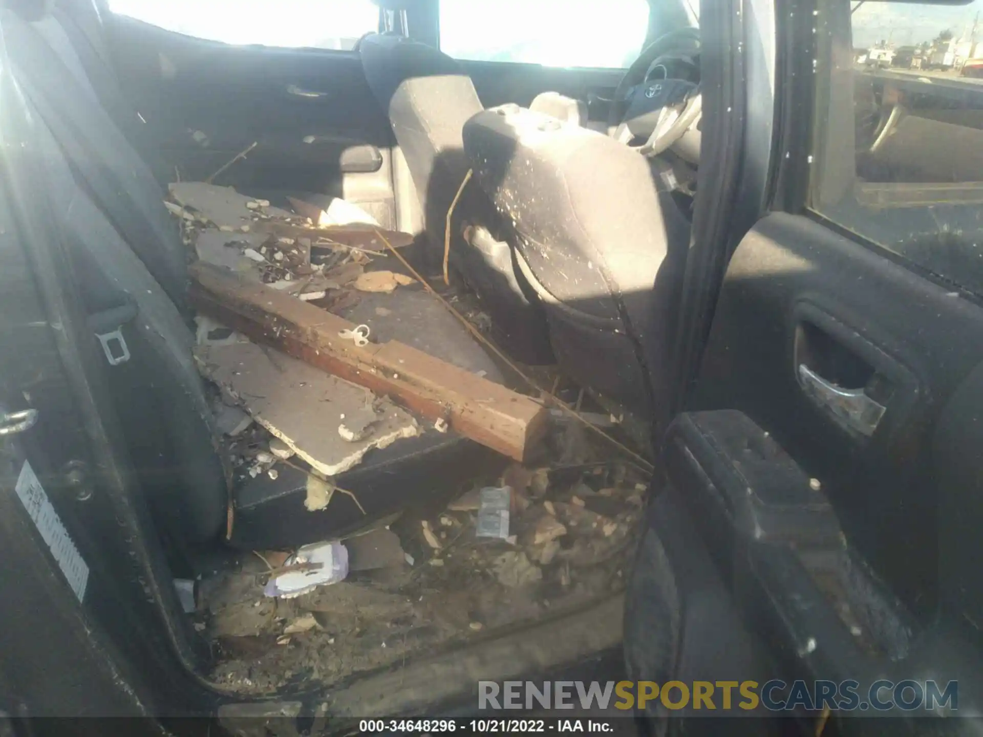 8 Photograph of a damaged car 3TMCZ5AN2LM309190 TOYOTA TACOMA 4WD 2020