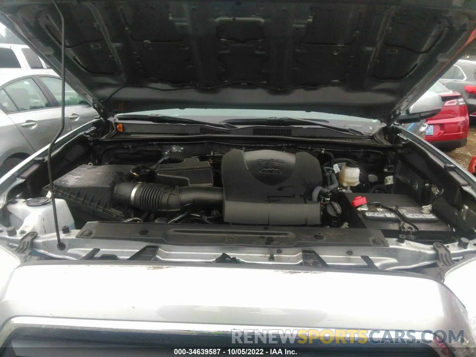 10 Photograph of a damaged car 3TMCZ5AN2LM361757 TOYOTA TACOMA 4WD 2020