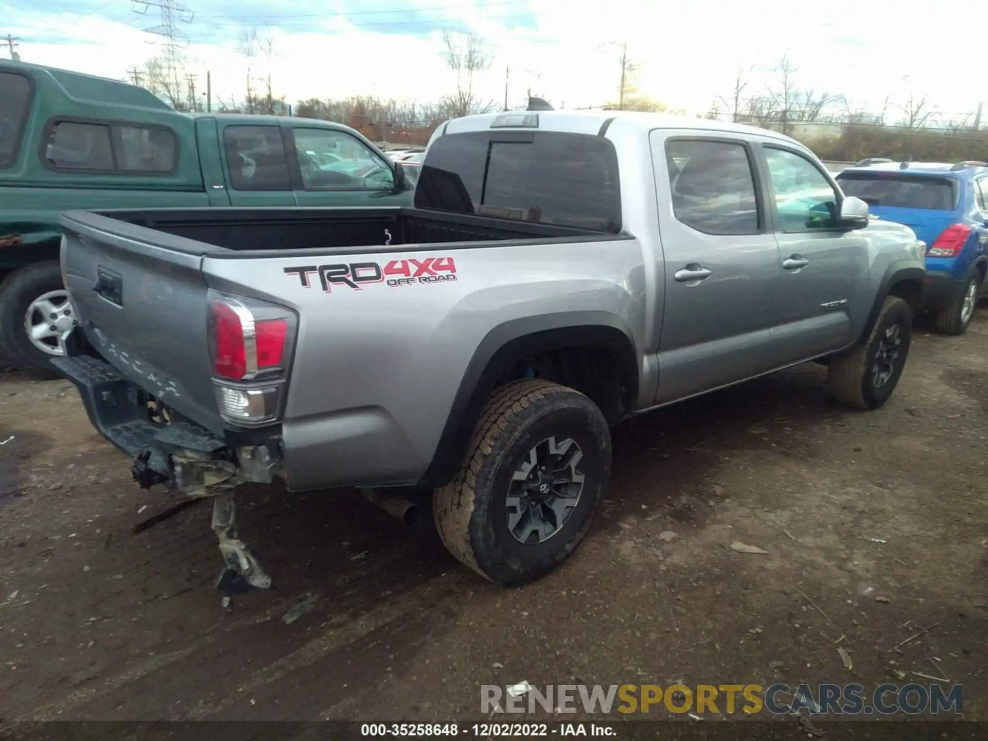 4 Photograph of a damaged car 3TMCZ5AN4LM329537 TOYOTA TACOMA 4WD 2020