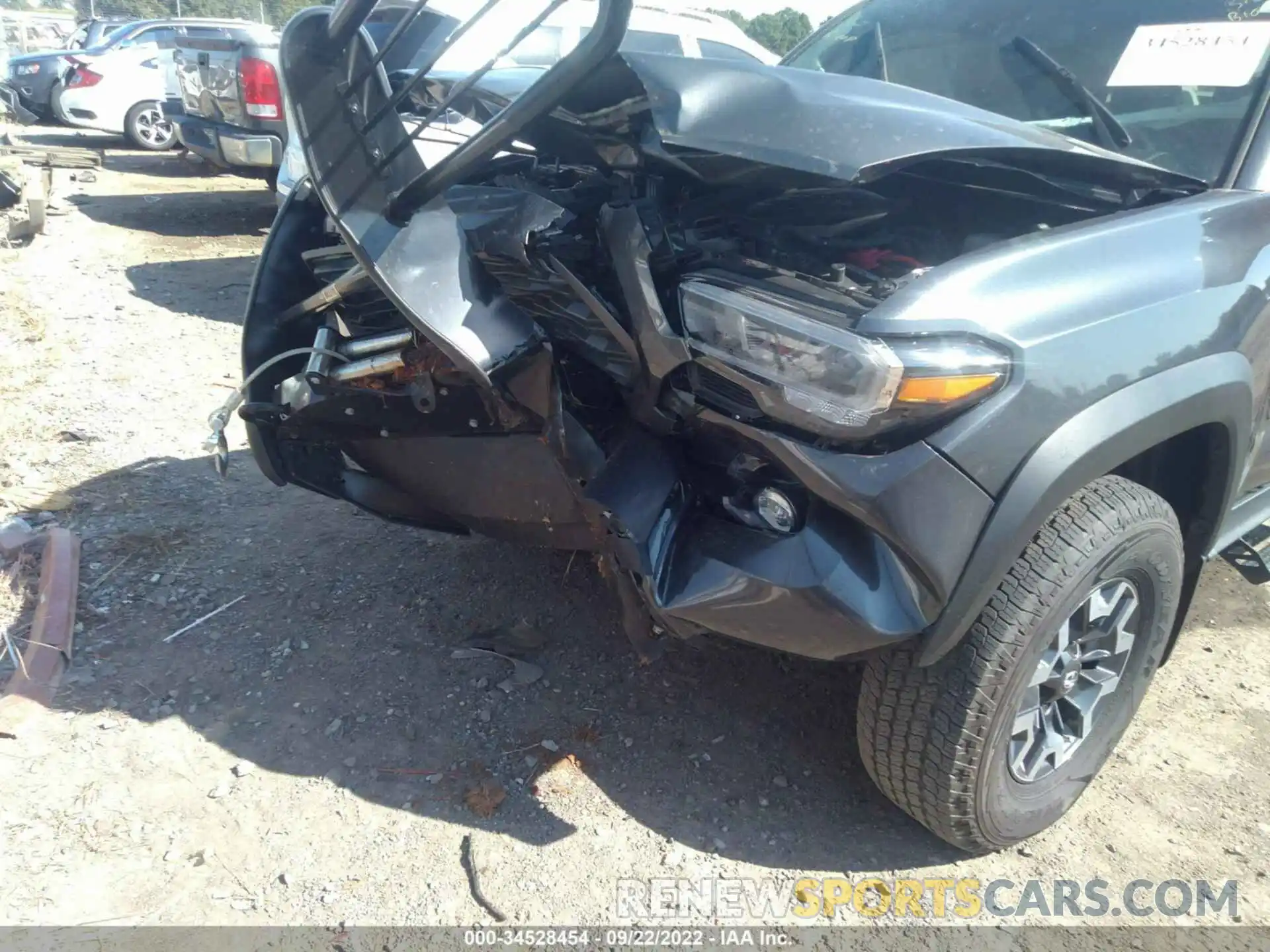 6 Photograph of a damaged car 3TMCZ5AN4LM369259 TOYOTA TACOMA 4WD 2020