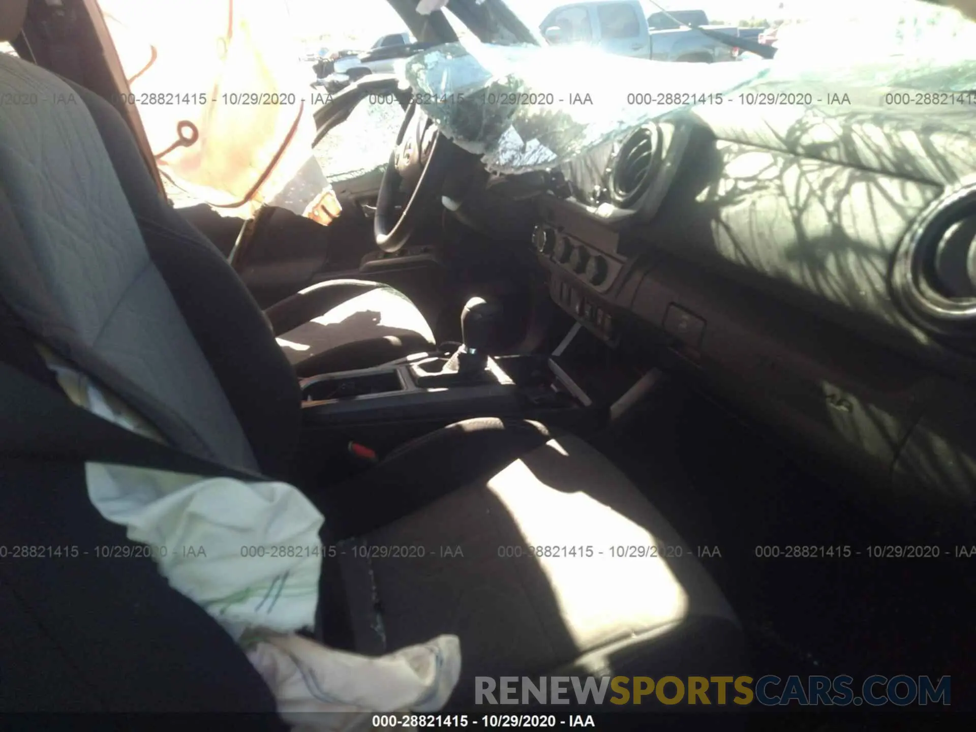 5 Photograph of a damaged car 3TMCZ5AN5LM298699 TOYOTA TACOMA 4WD 2020