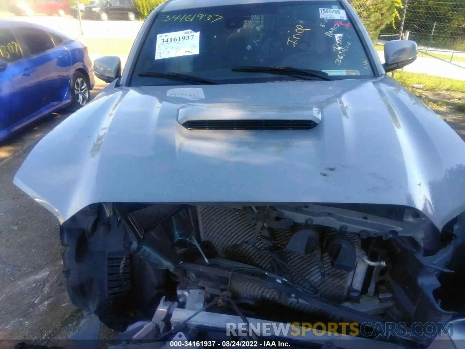 10 Photograph of a damaged car 3TMCZ5AN5LM368427 TOYOTA TACOMA 4WD 2020