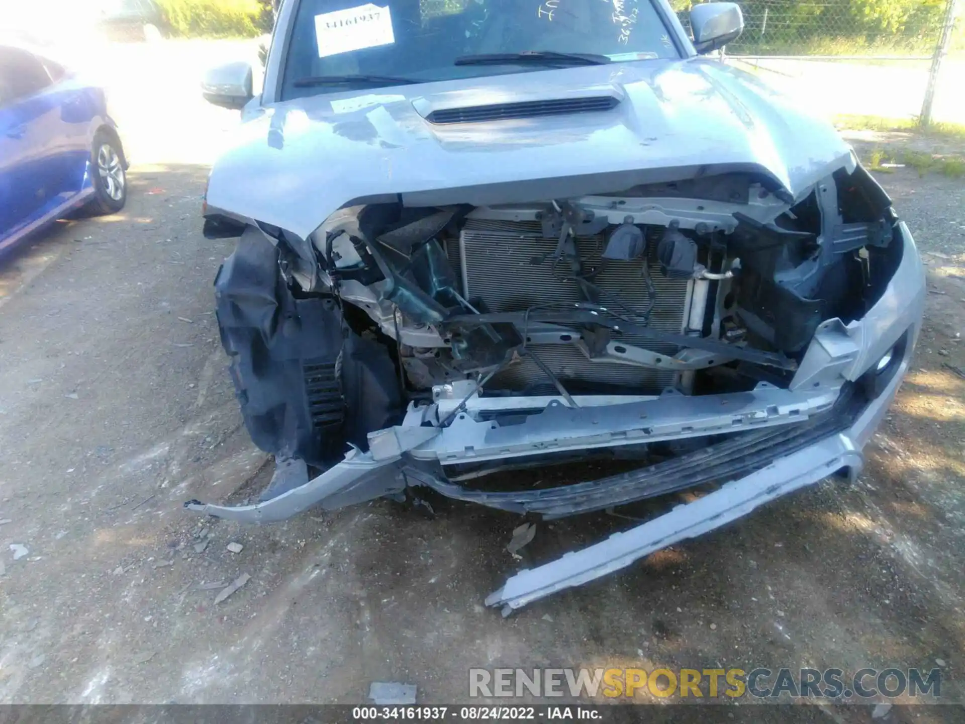 6 Photograph of a damaged car 3TMCZ5AN5LM368427 TOYOTA TACOMA 4WD 2020