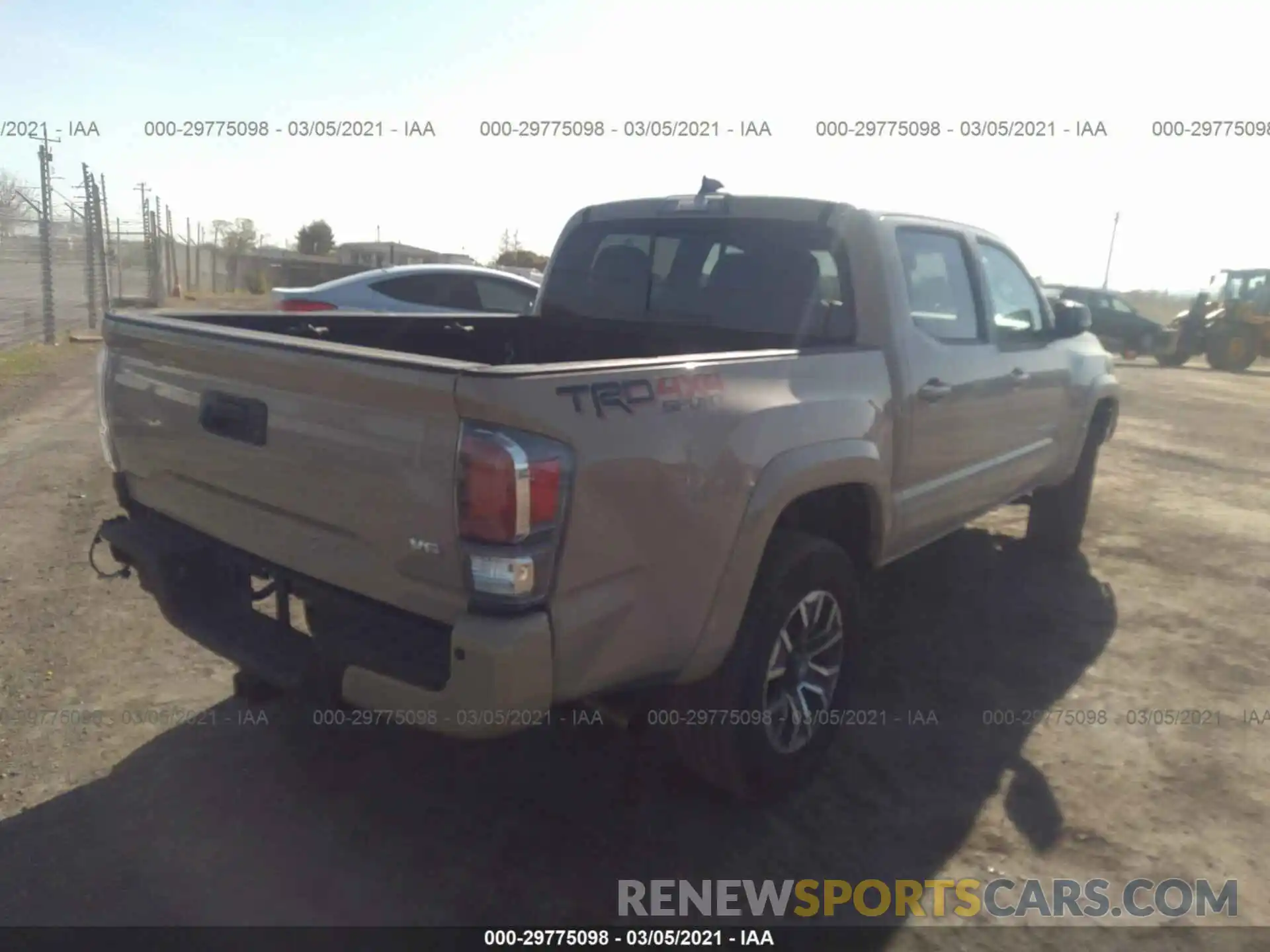 4 Photograph of a damaged car 3TMCZ5AN6LM341267 TOYOTA TACOMA 4WD 2020