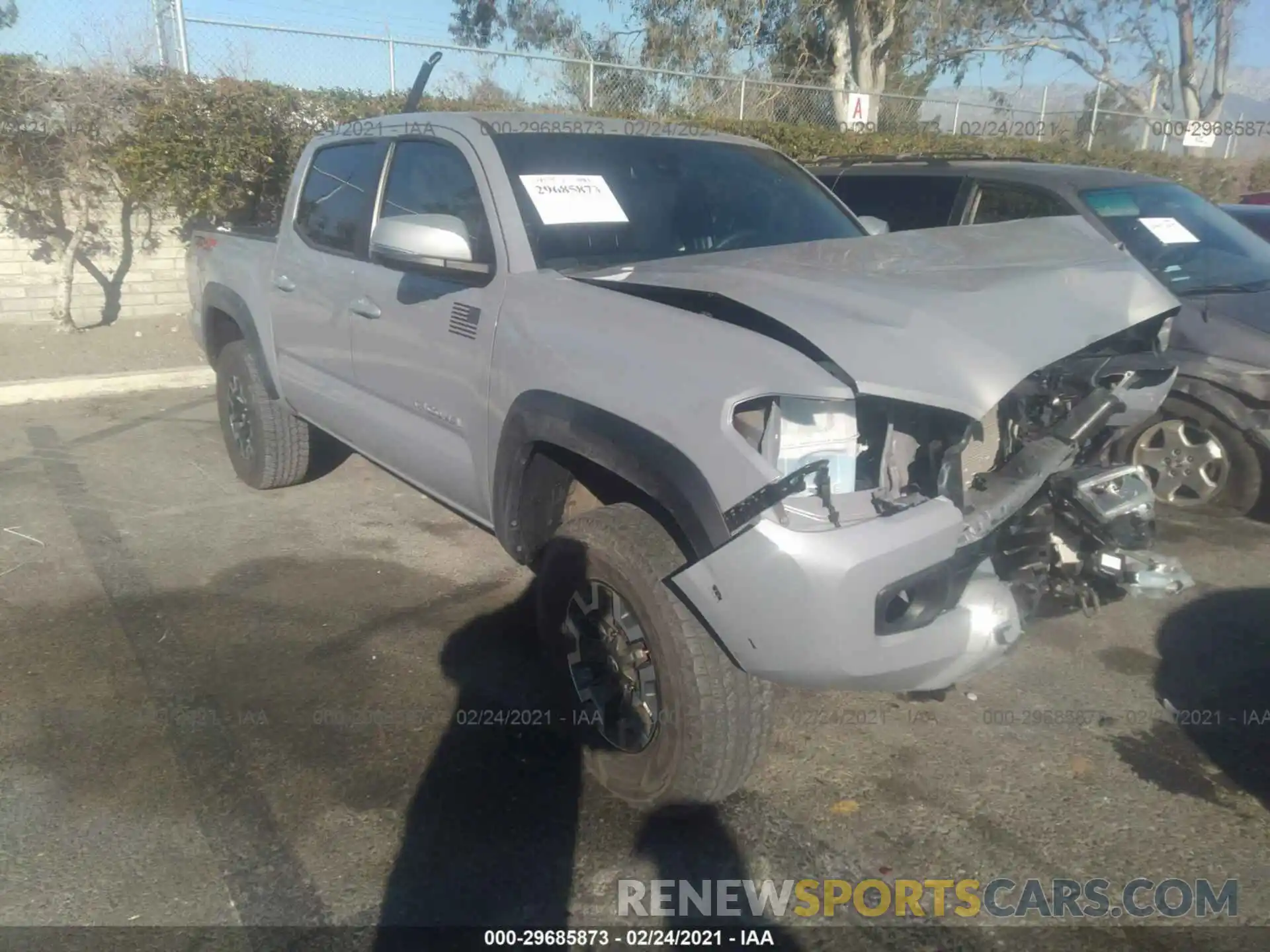 1 Photograph of a damaged car 3TMCZ5AN6LM347862 TOYOTA TACOMA 4WD 2020