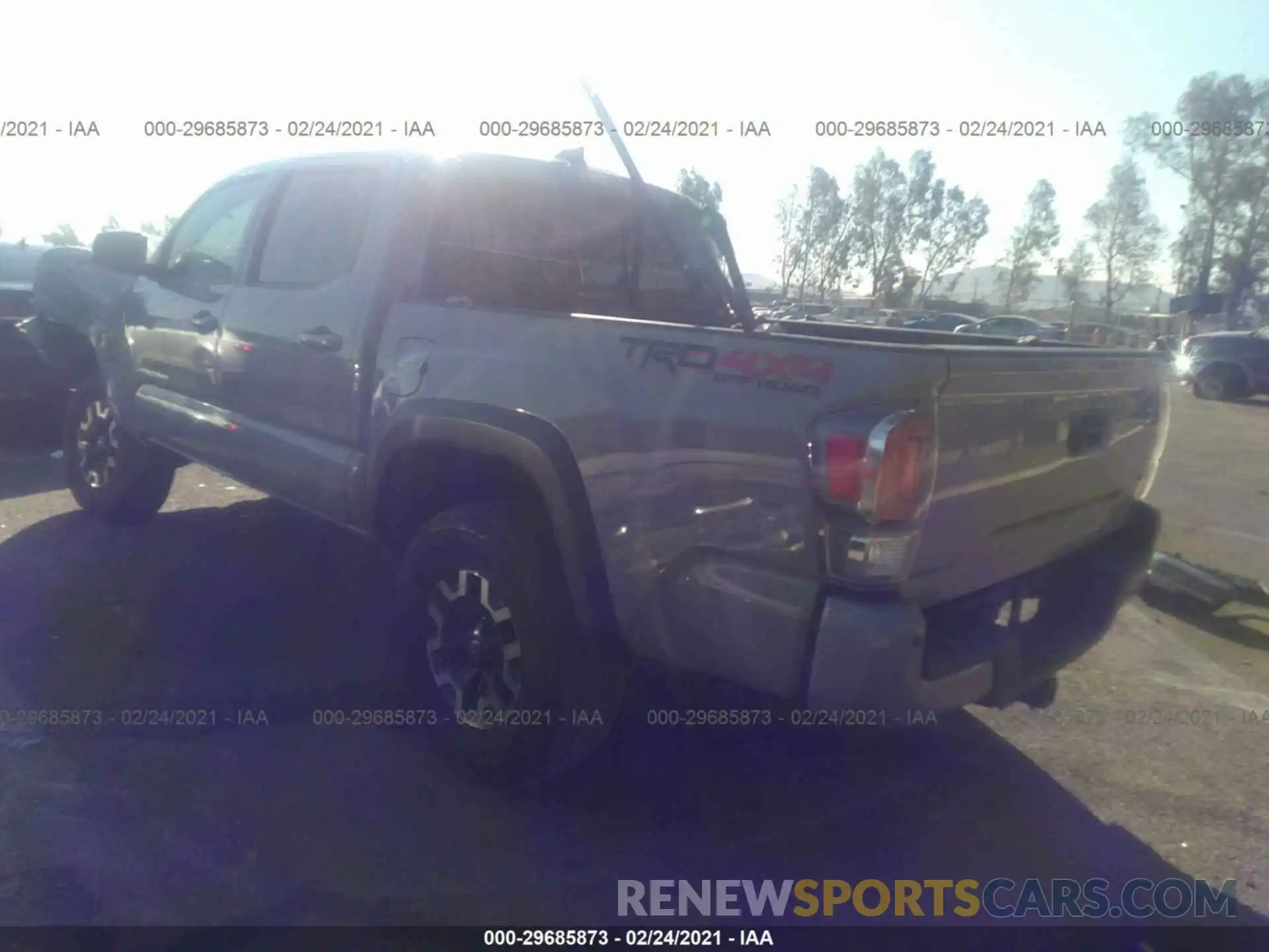 3 Photograph of a damaged car 3TMCZ5AN6LM347862 TOYOTA TACOMA 4WD 2020