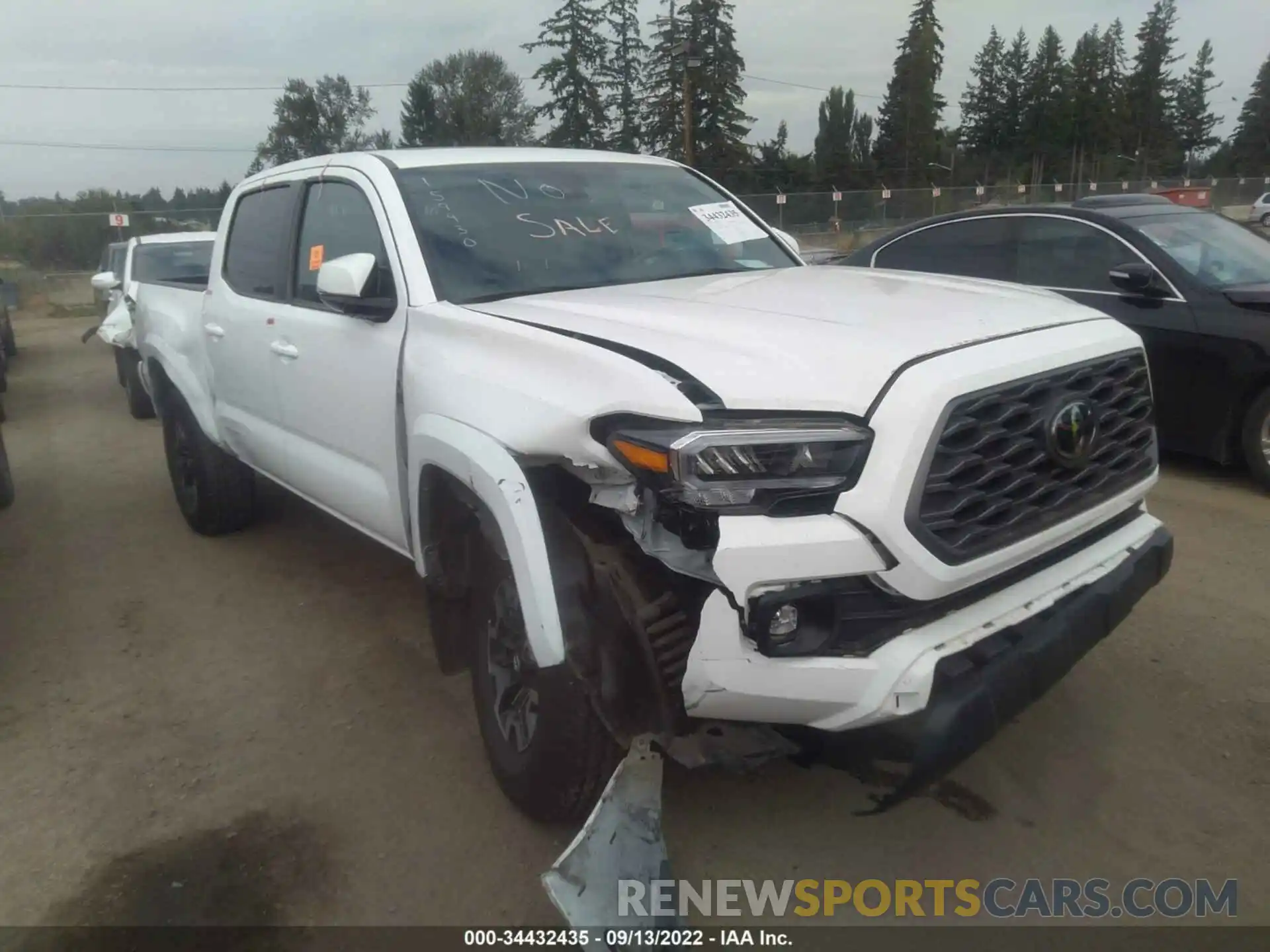 1 Photograph of a damaged car 3TMCZ5AN9LM340372 TOYOTA TACOMA 4WD 2020