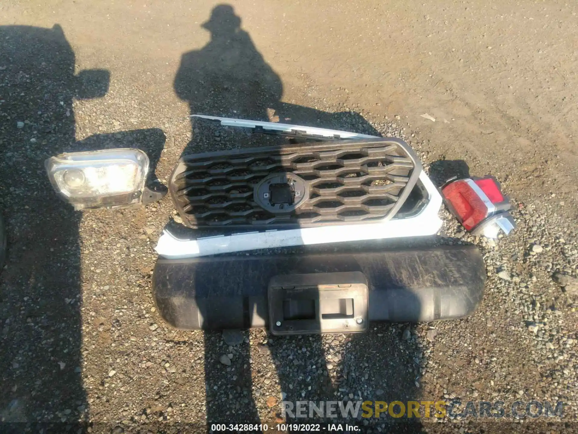 12 Photograph of a damaged car 3TMDZ5BN6LM096795 TOYOTA TACOMA 4WD 2020