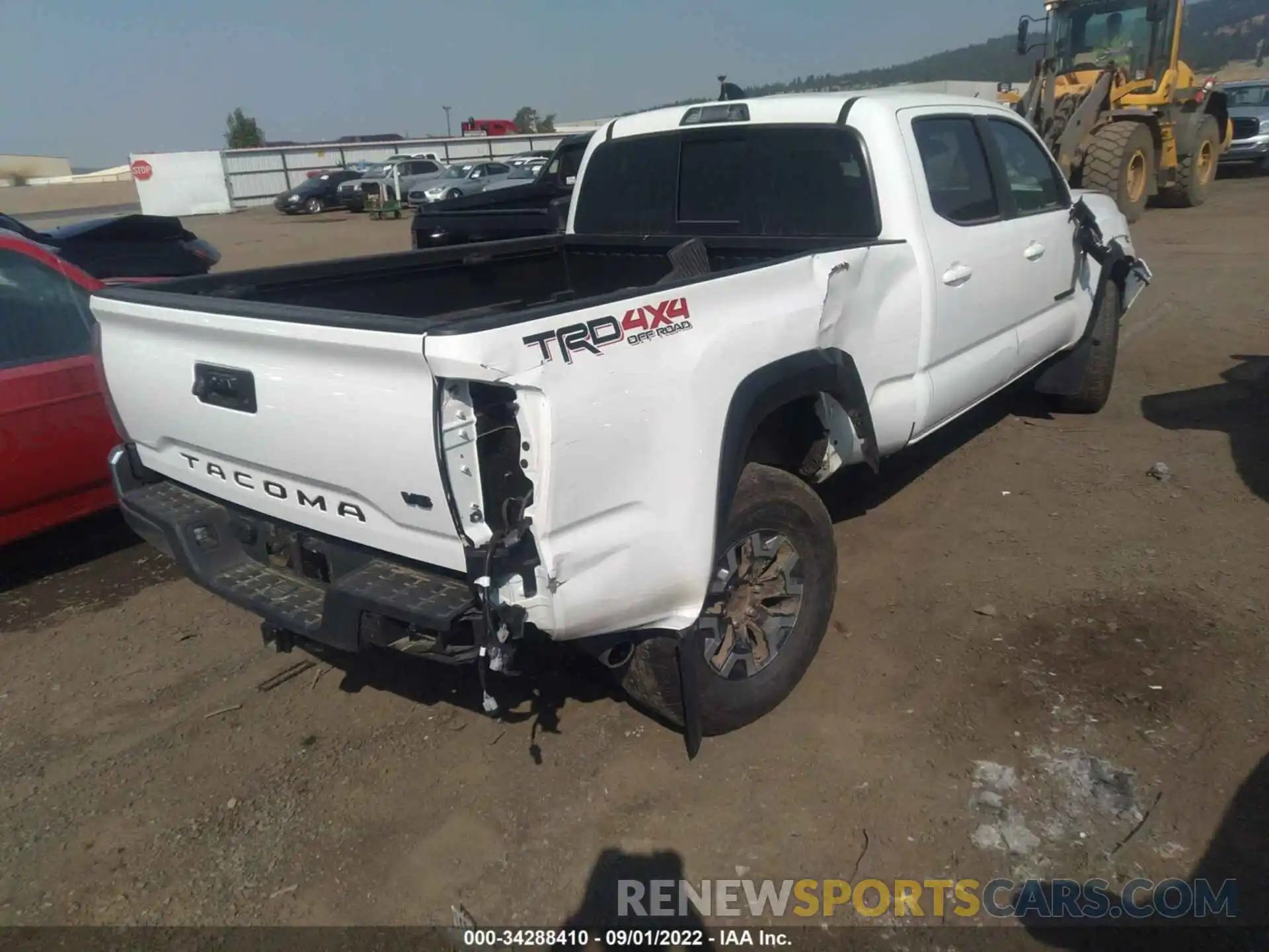 4 Photograph of a damaged car 3TMDZ5BN6LM096795 TOYOTA TACOMA 4WD 2020