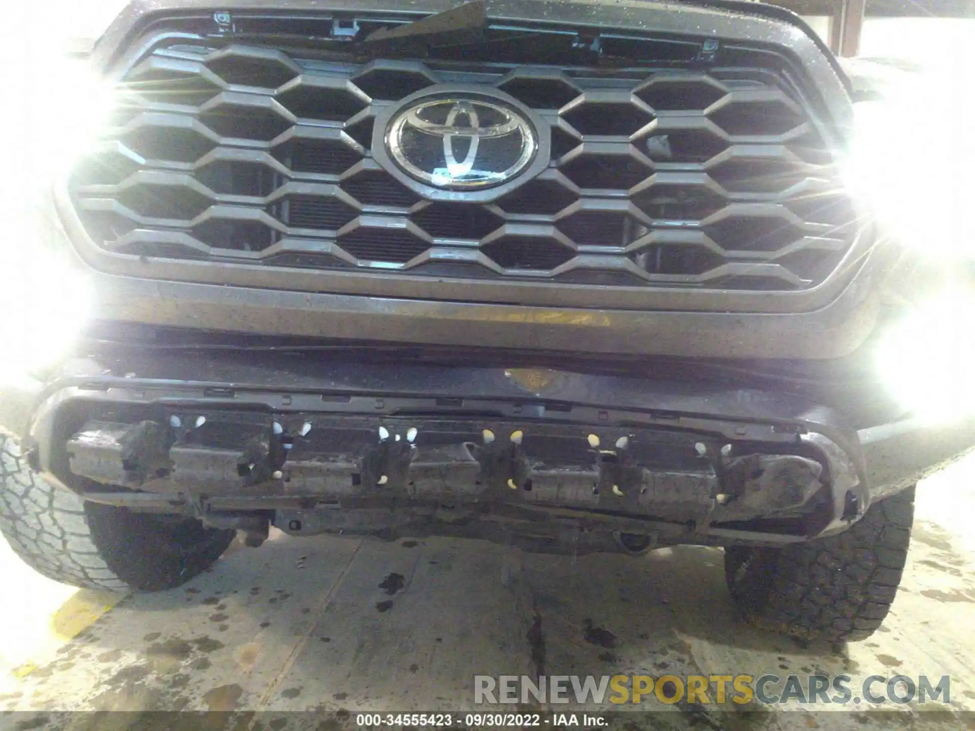 6 Photograph of a damaged car 3TMDZ5BN8LM092392 TOYOTA TACOMA 4WD 2020