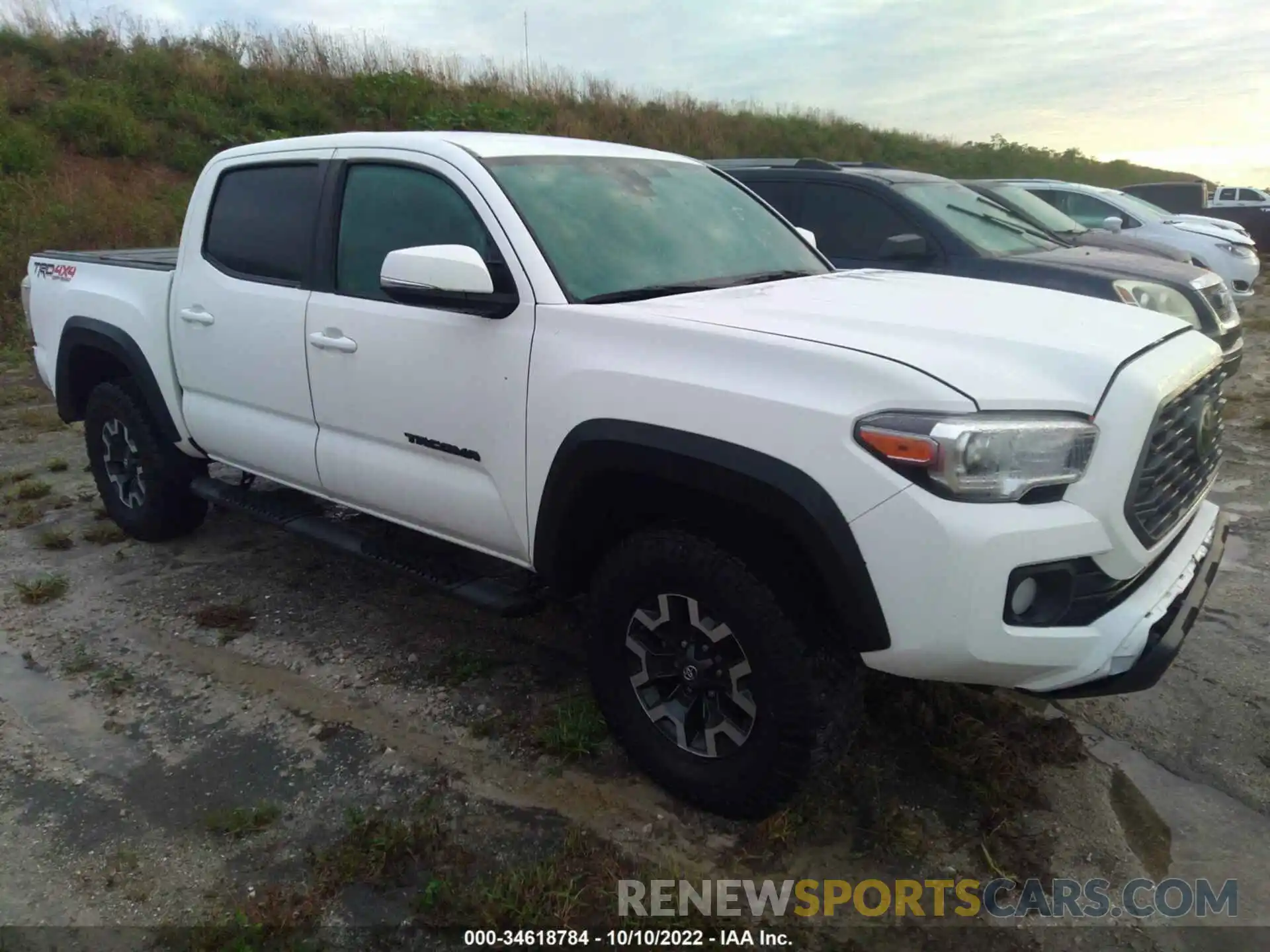 1 Photograph of a damaged car 3TYCZ5AN0LT003397 TOYOTA TACOMA 4WD 2020