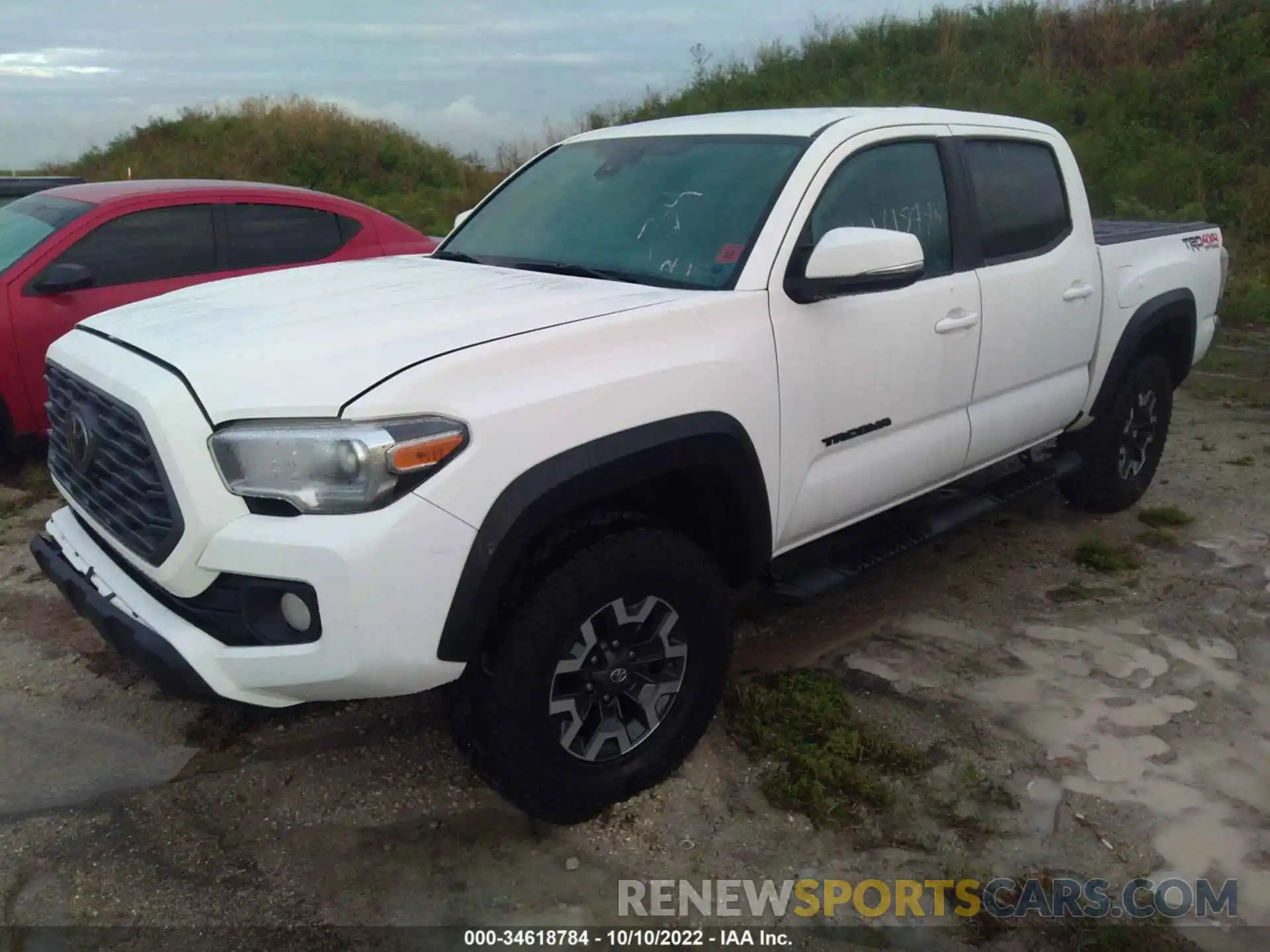 2 Photograph of a damaged car 3TYCZ5AN0LT003397 TOYOTA TACOMA 4WD 2020