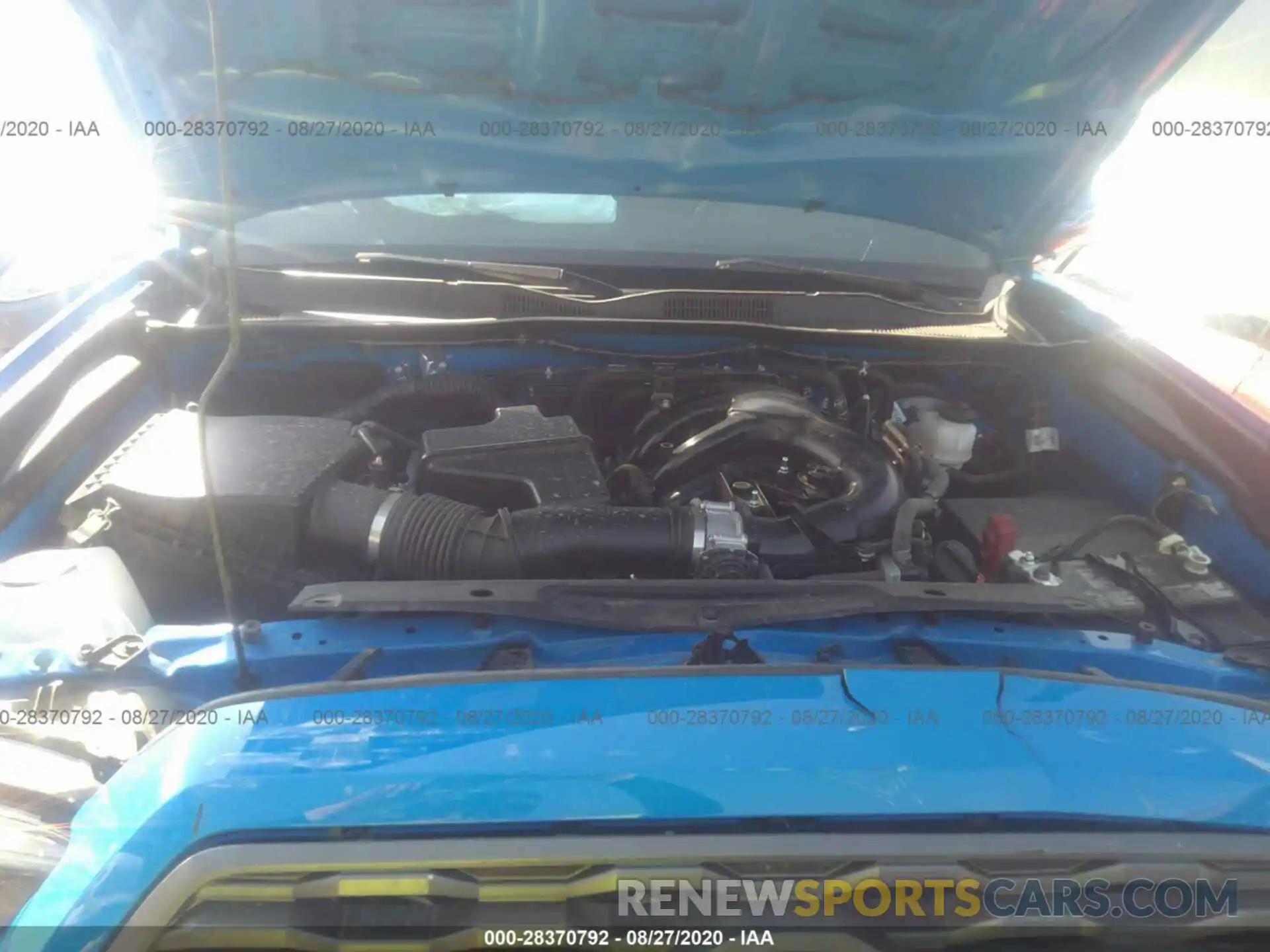 10 Photograph of a damaged car 5TFCZ5AN4LX216715 TOYOTA TACOMA 4WD 2020