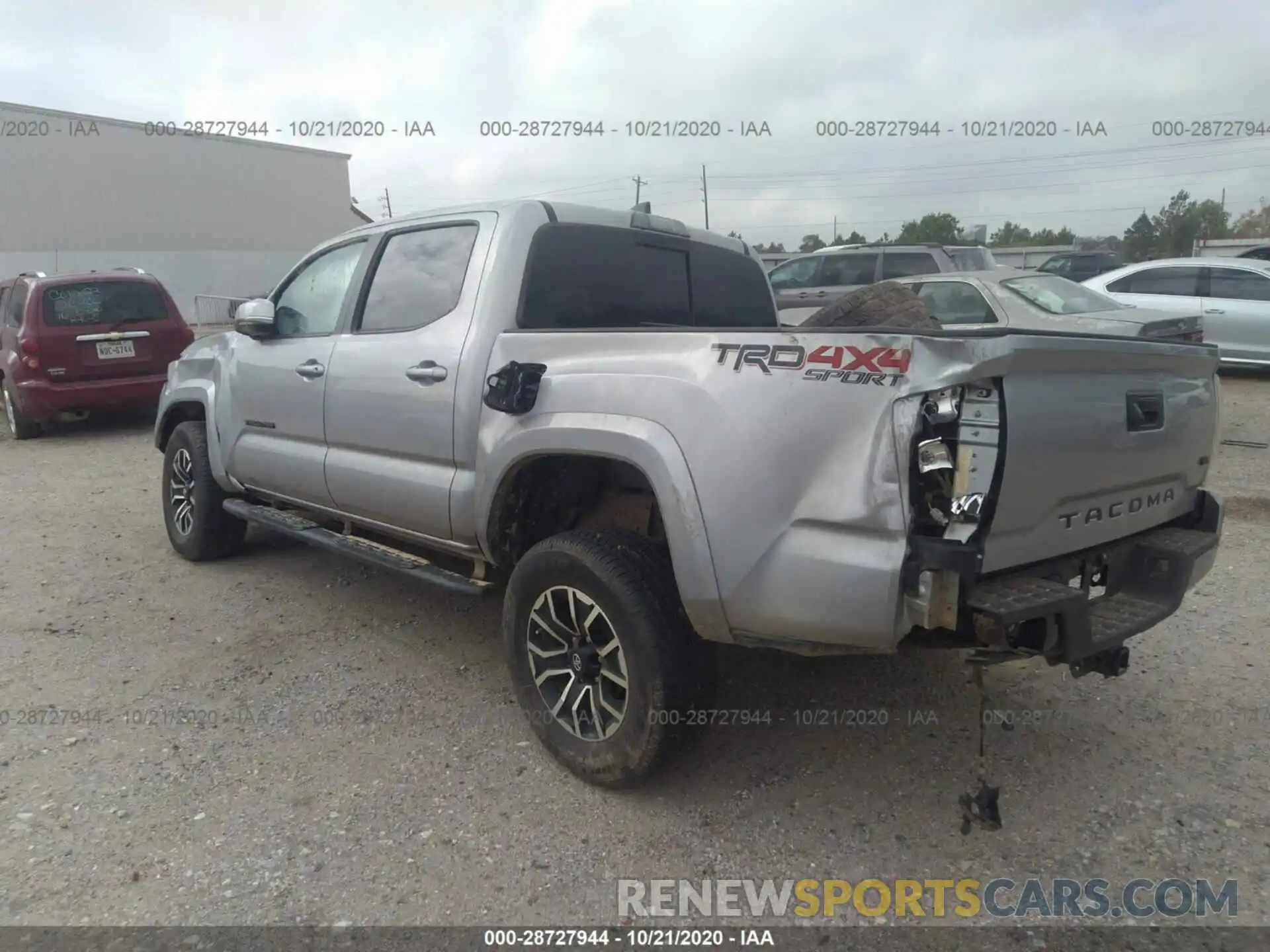 3 Photograph of a damaged car 5TFCZ5AN9LX236801 TOYOTA TACOMA 4WD 2020