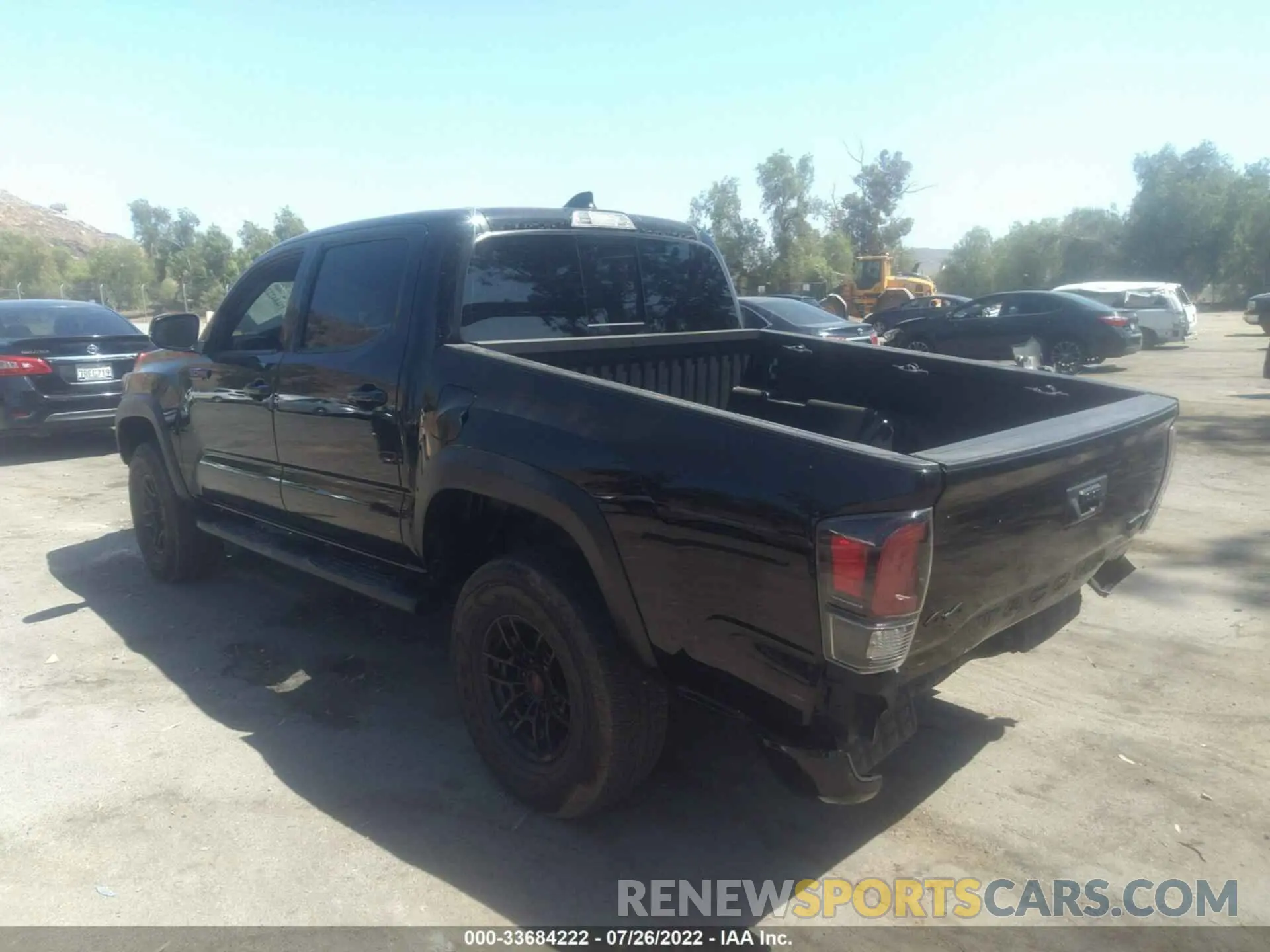 3 Photograph of a damaged car 5TFCZ5ANXLX237889 TOYOTA TACOMA 4WD 2020