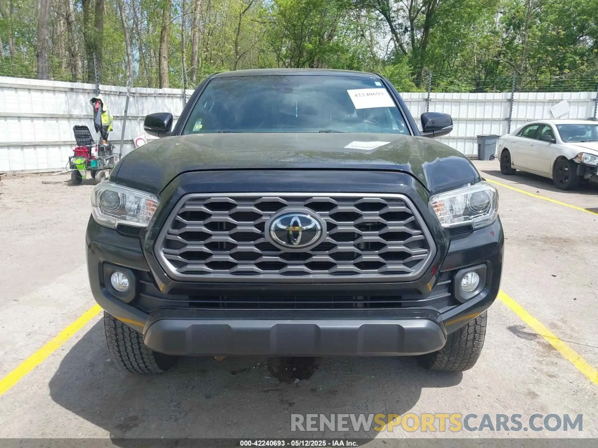 13 Photograph of a damaged car 3TMCZ5AN0MM417261 TOYOTA TACOMA 4WD 2021