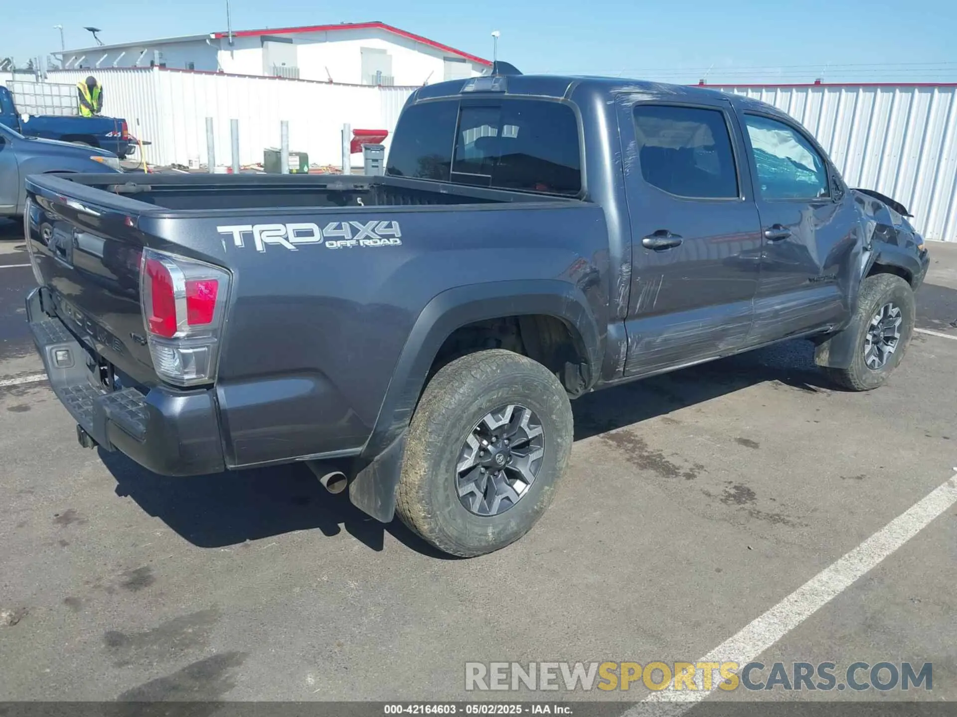4 Photograph of a damaged car 3TMCZ5AN2MM387079 TOYOTA TACOMA 4WD 2021