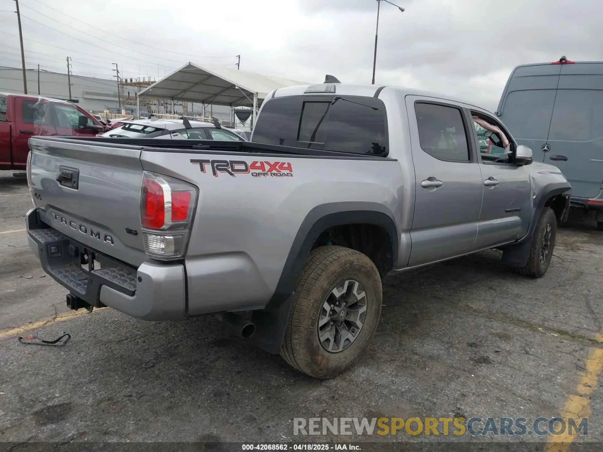 4 Photograph of a damaged car 3TMCZ5AN3MM374132 TOYOTA TACOMA 4WD 2021
