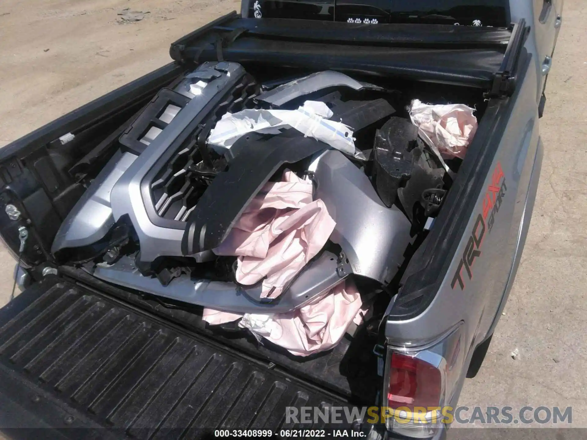 12 Photograph of a damaged car 3TMCZ5AN4MM371188 TOYOTA TACOMA 4WD 2021