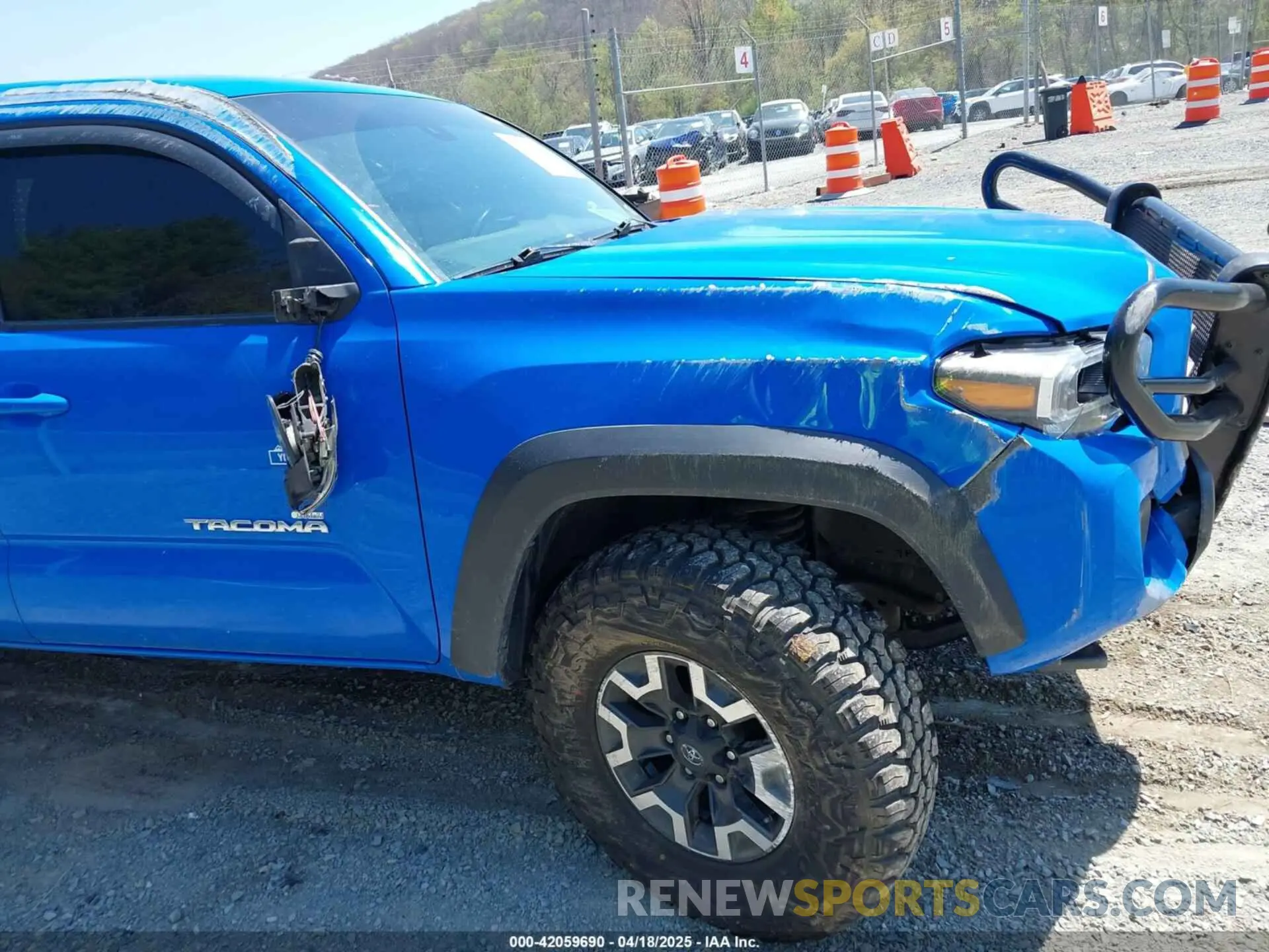 17 Photograph of a damaged car 3TMCZ5AN4MM408417 TOYOTA TACOMA 4WD 2021