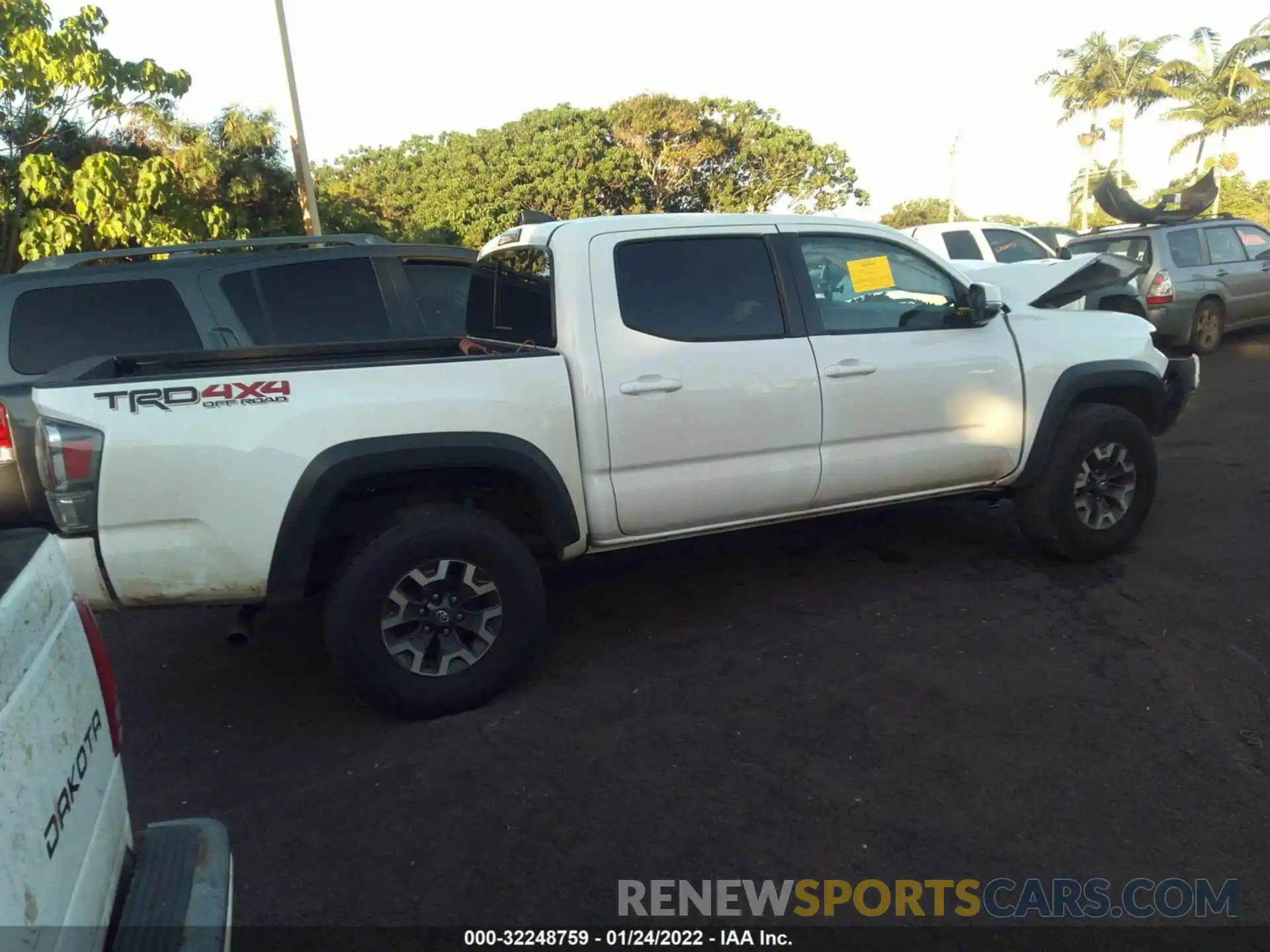 4 Photograph of a damaged car 3TMCZ5AN5MM426165 TOYOTA TACOMA 4WD 2021