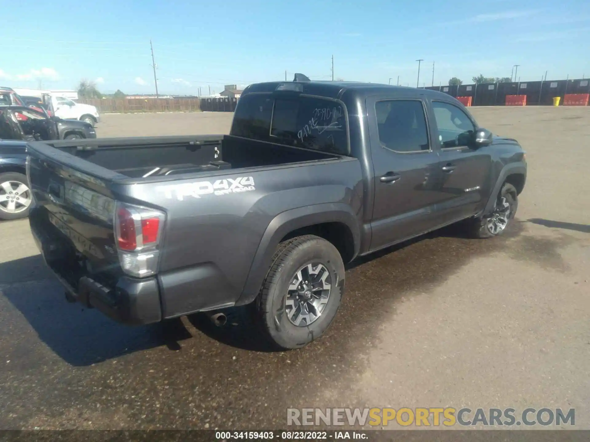 4 Photograph of a damaged car 3TMCZ5AN6MM422514 TOYOTA TACOMA 4WD 2021