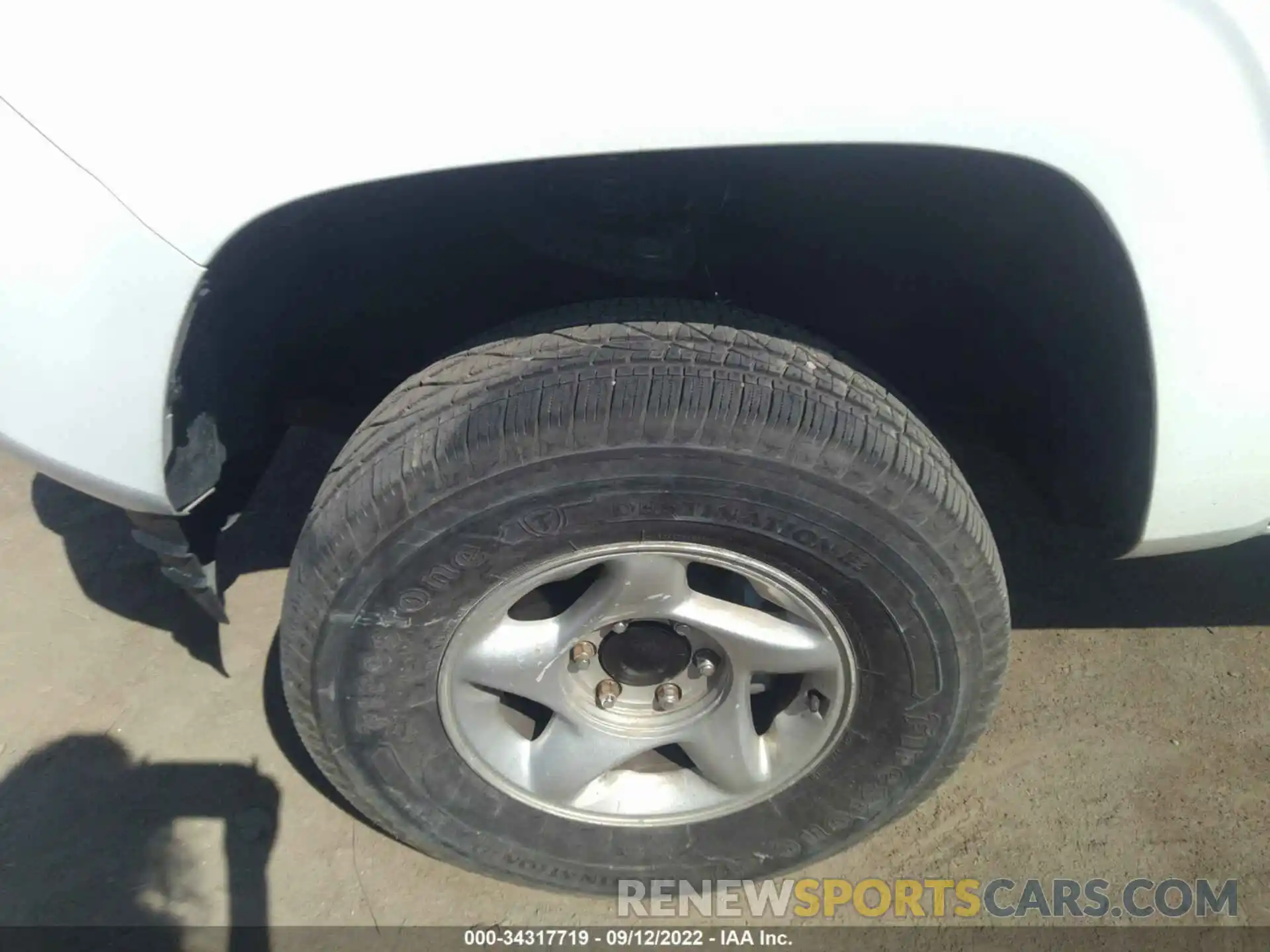 12 Photograph of a damaged car 3TMCZ5AN6MM423422 TOYOTA TACOMA 4WD 2021