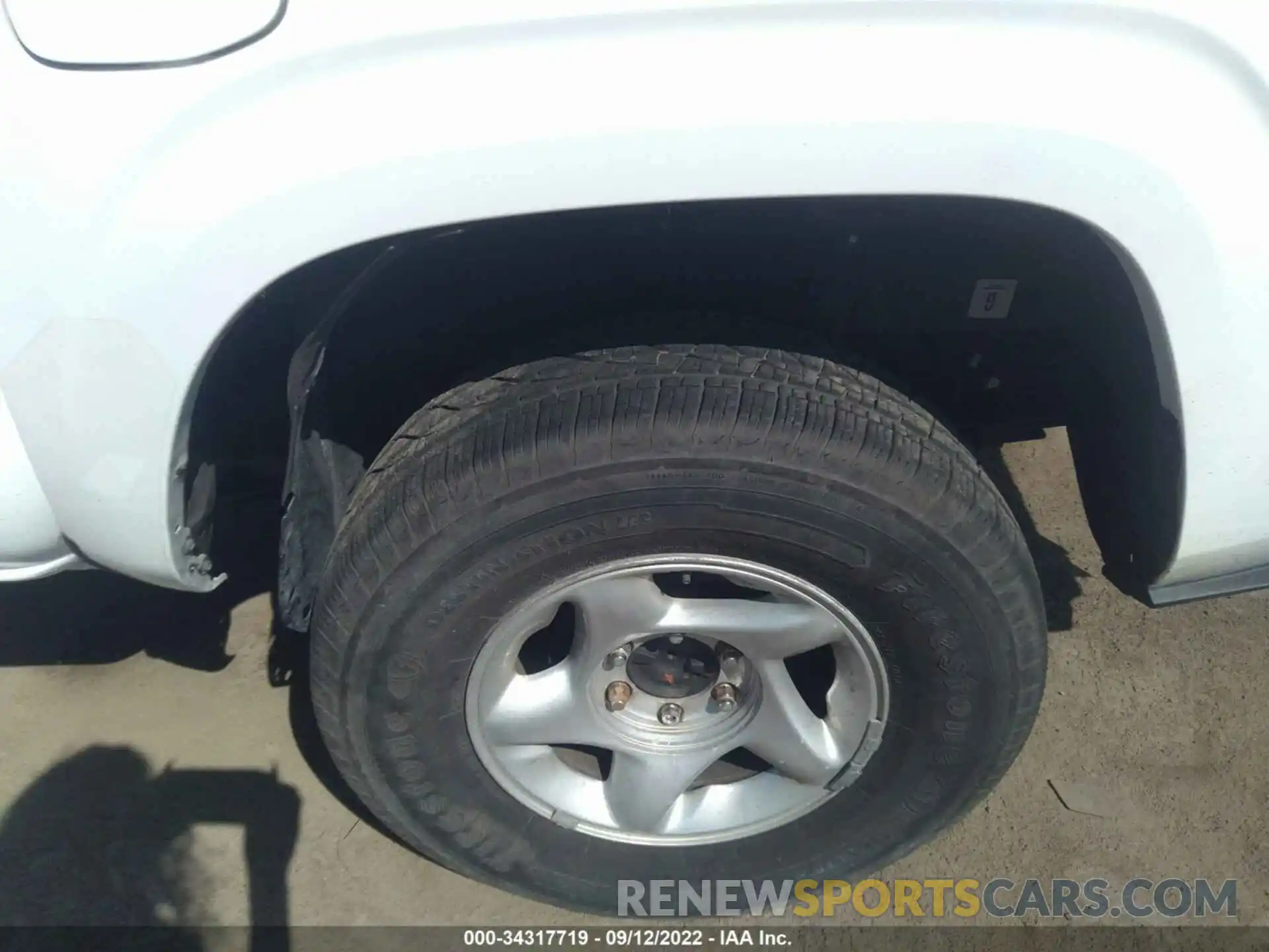 13 Photograph of a damaged car 3TMCZ5AN6MM423422 TOYOTA TACOMA 4WD 2021