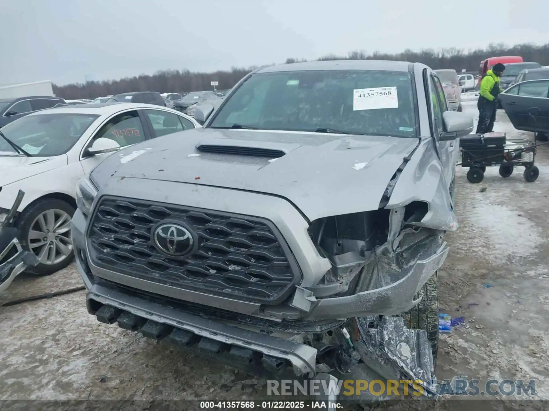 12 Photograph of a damaged car 3TMCZ5AN8MM423986 TOYOTA TACOMA 4WD 2021