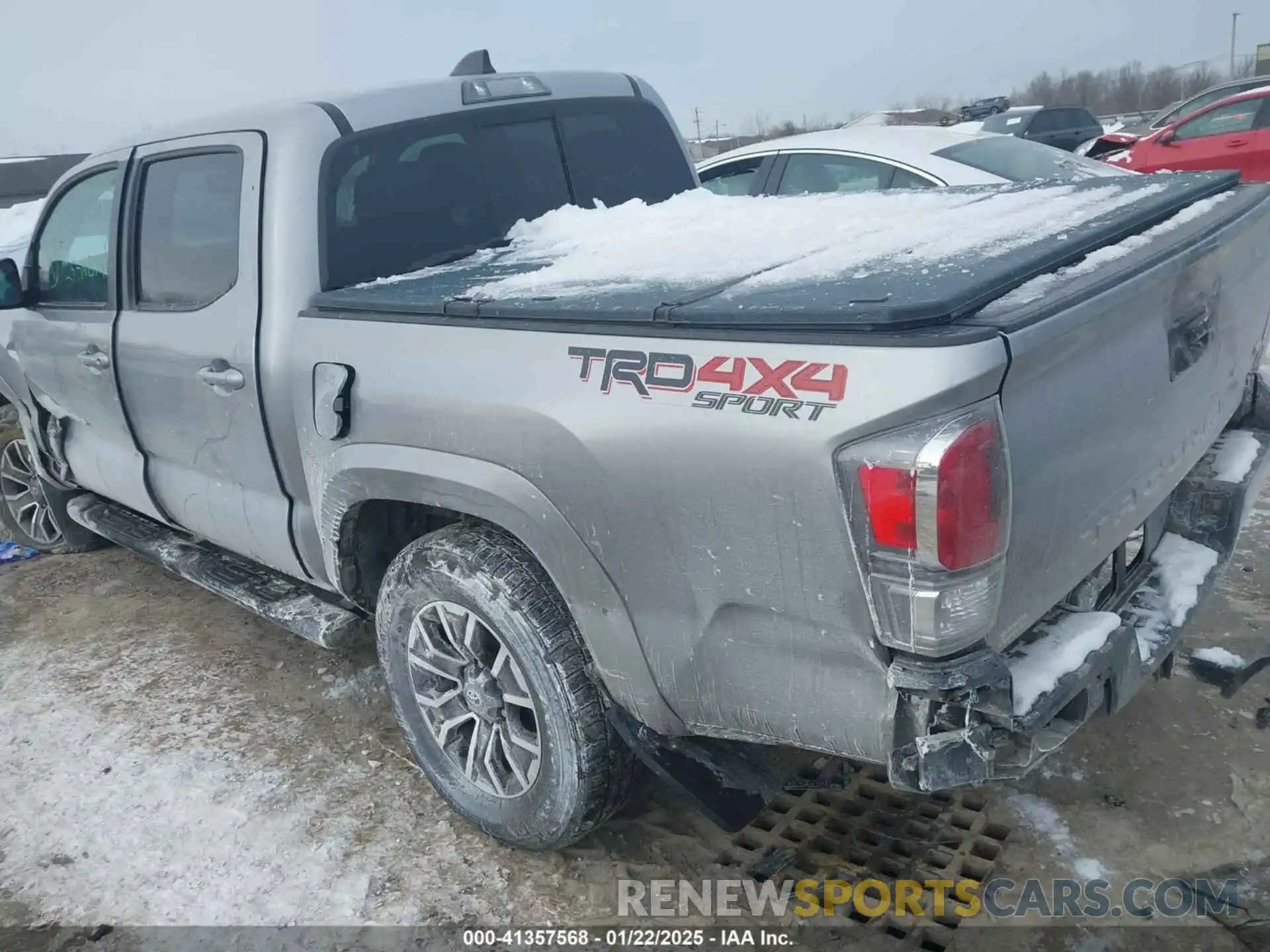 17 Photograph of a damaged car 3TMCZ5AN8MM423986 TOYOTA TACOMA 4WD 2021