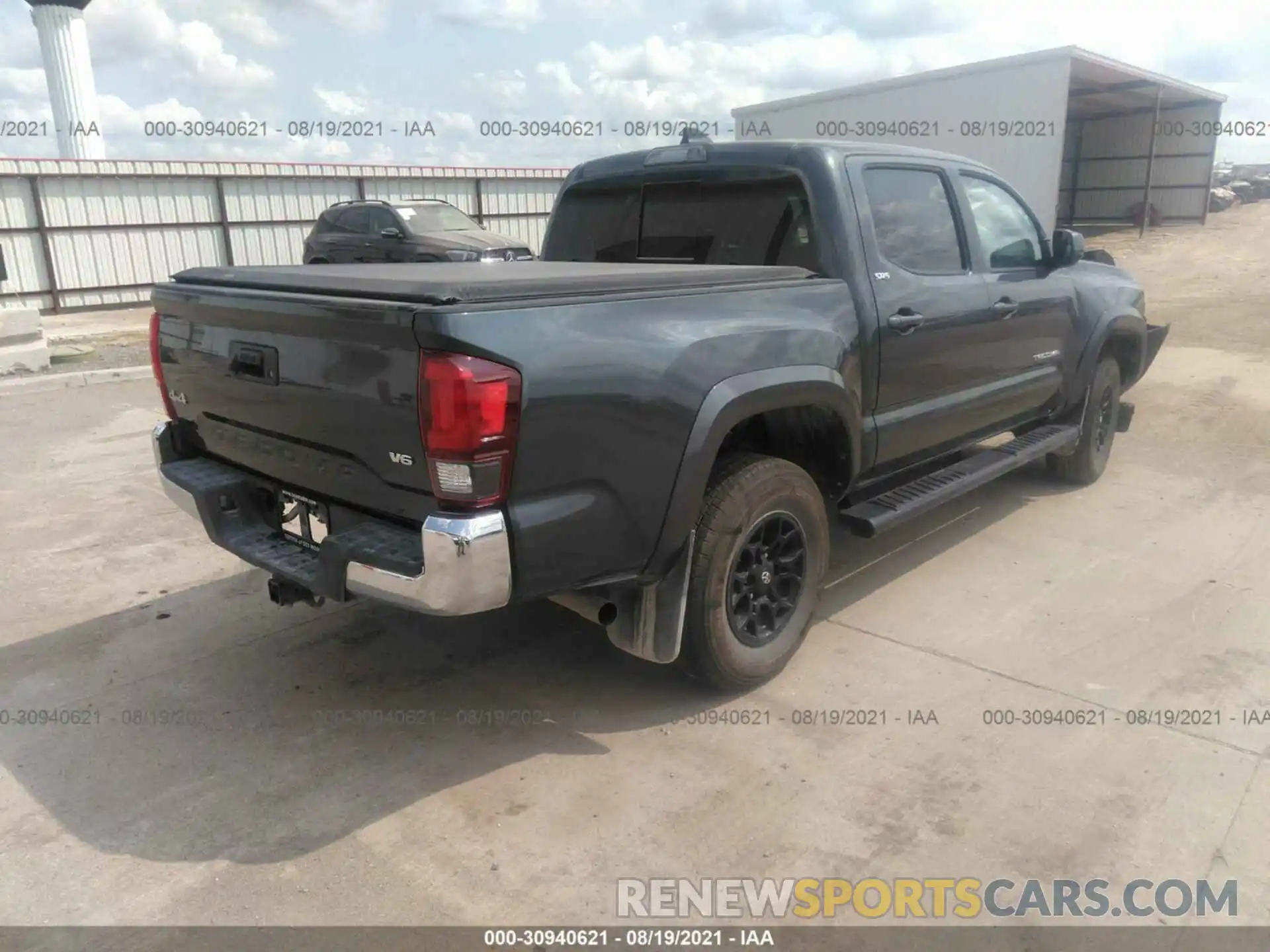 4 Photograph of a damaged car 3TMCZ5AN9MM402306 TOYOTA TACOMA 4WD 2021