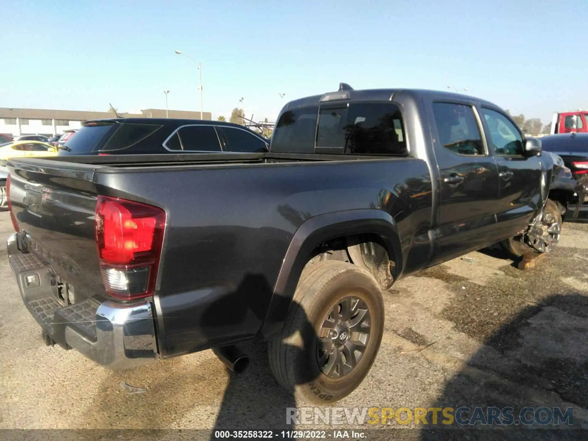 4 Photograph of a damaged car 3TMDZ5BN0MM110515 TOYOTA TACOMA 4WD 2021