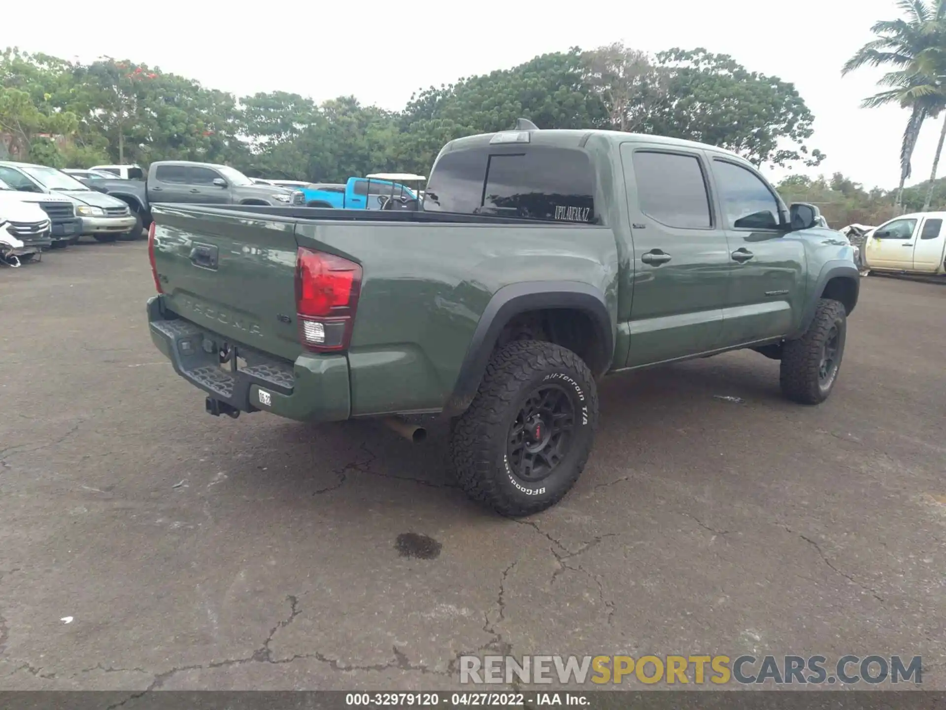 4 Photograph of a damaged car 3TYCZ5AN6MT018486 TOYOTA TACOMA 4WD 2021