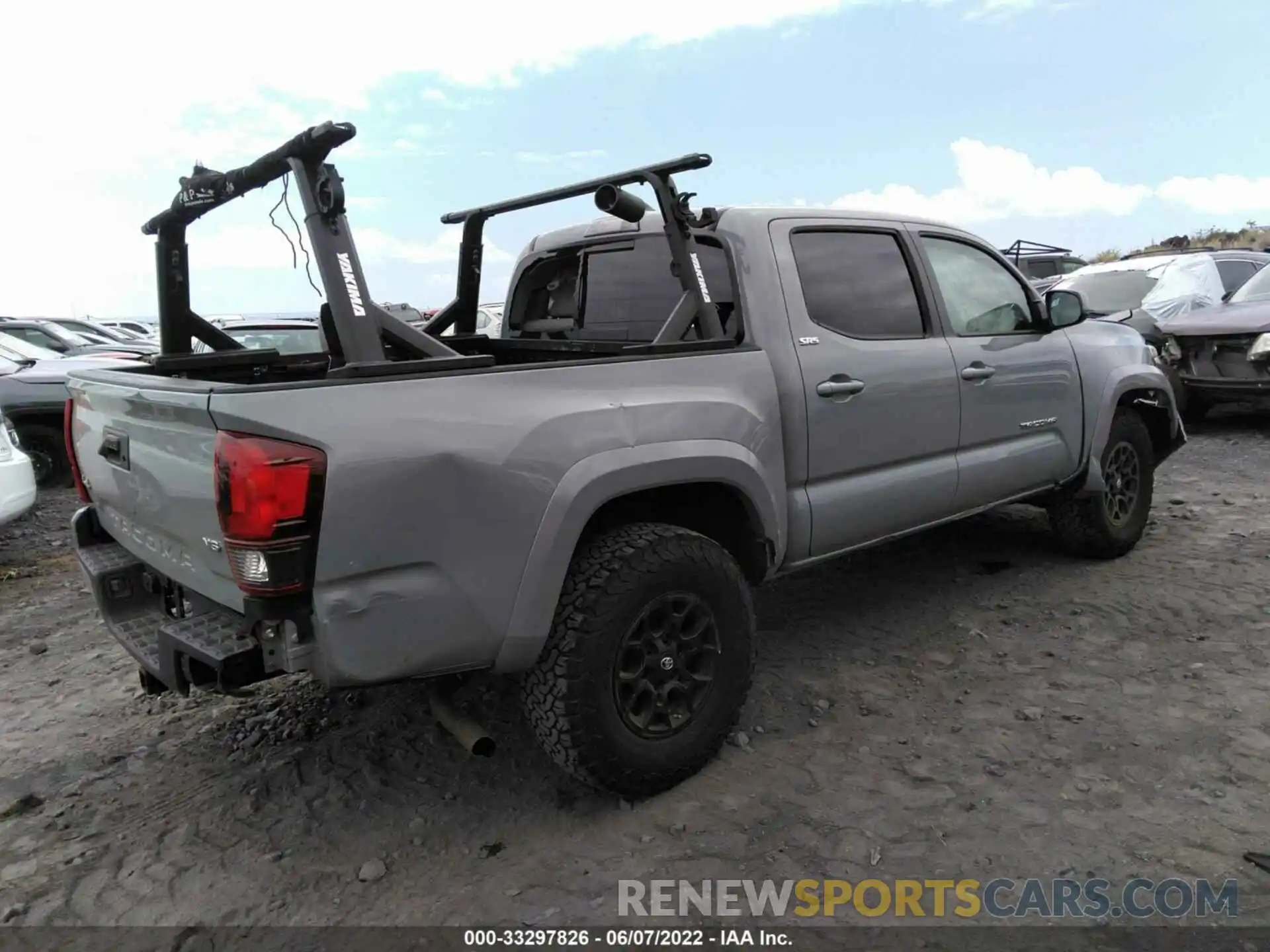 4 Photograph of a damaged car 3TYCZ5ANXMT016269 TOYOTA TACOMA 4WD 2021