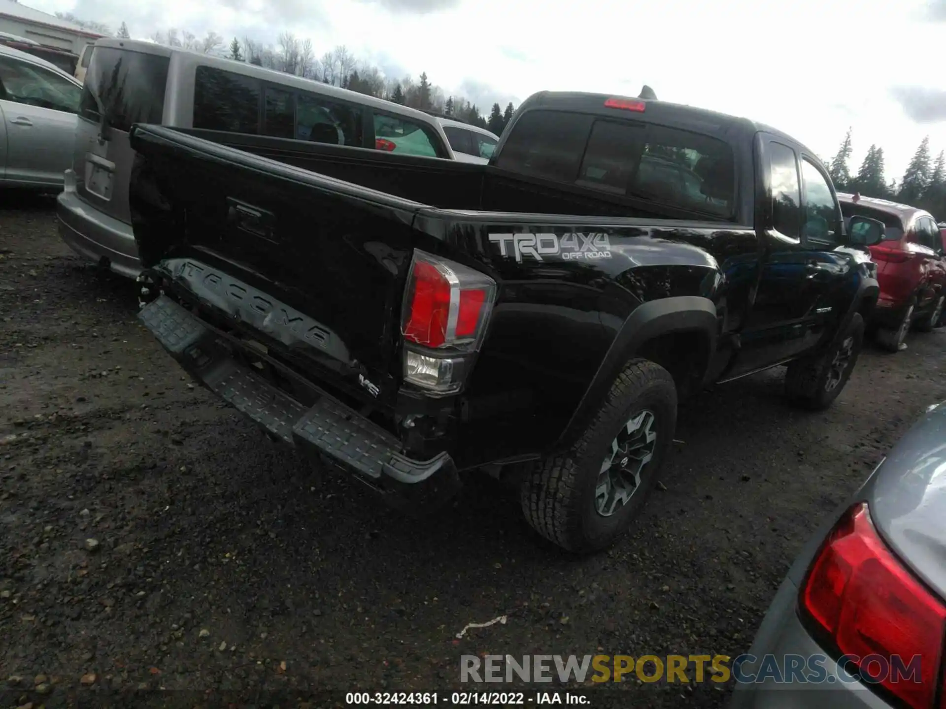 4 Photograph of a damaged car 3TYSZ5AN0MT044917 TOYOTA TACOMA 4WD 2021