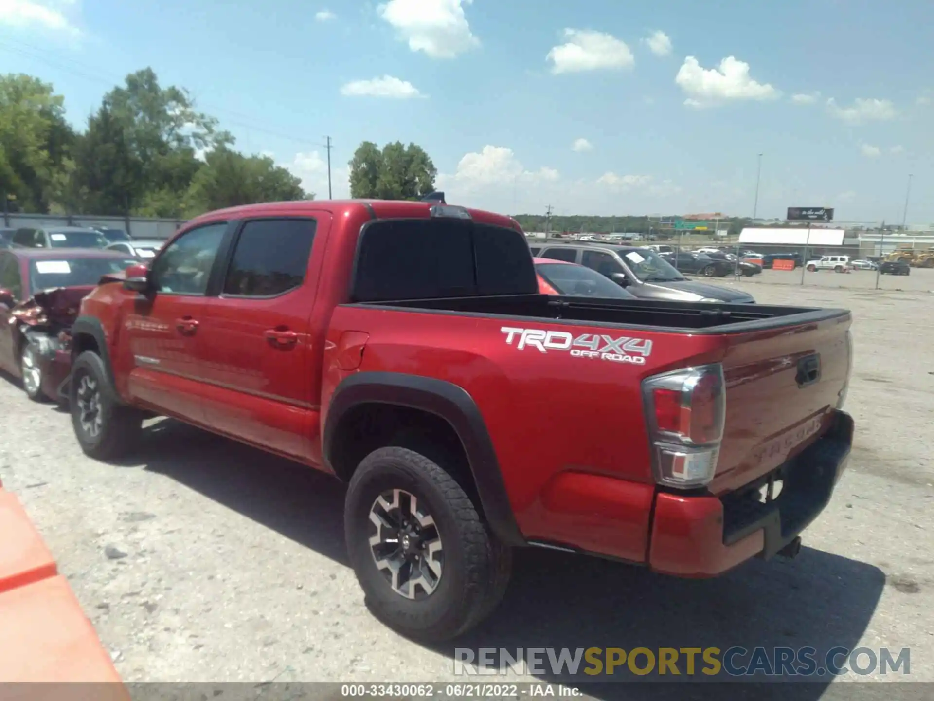 3 Photograph of a damaged car 5TFCZ5AN0MX262916 TOYOTA TACOMA 4WD 2021