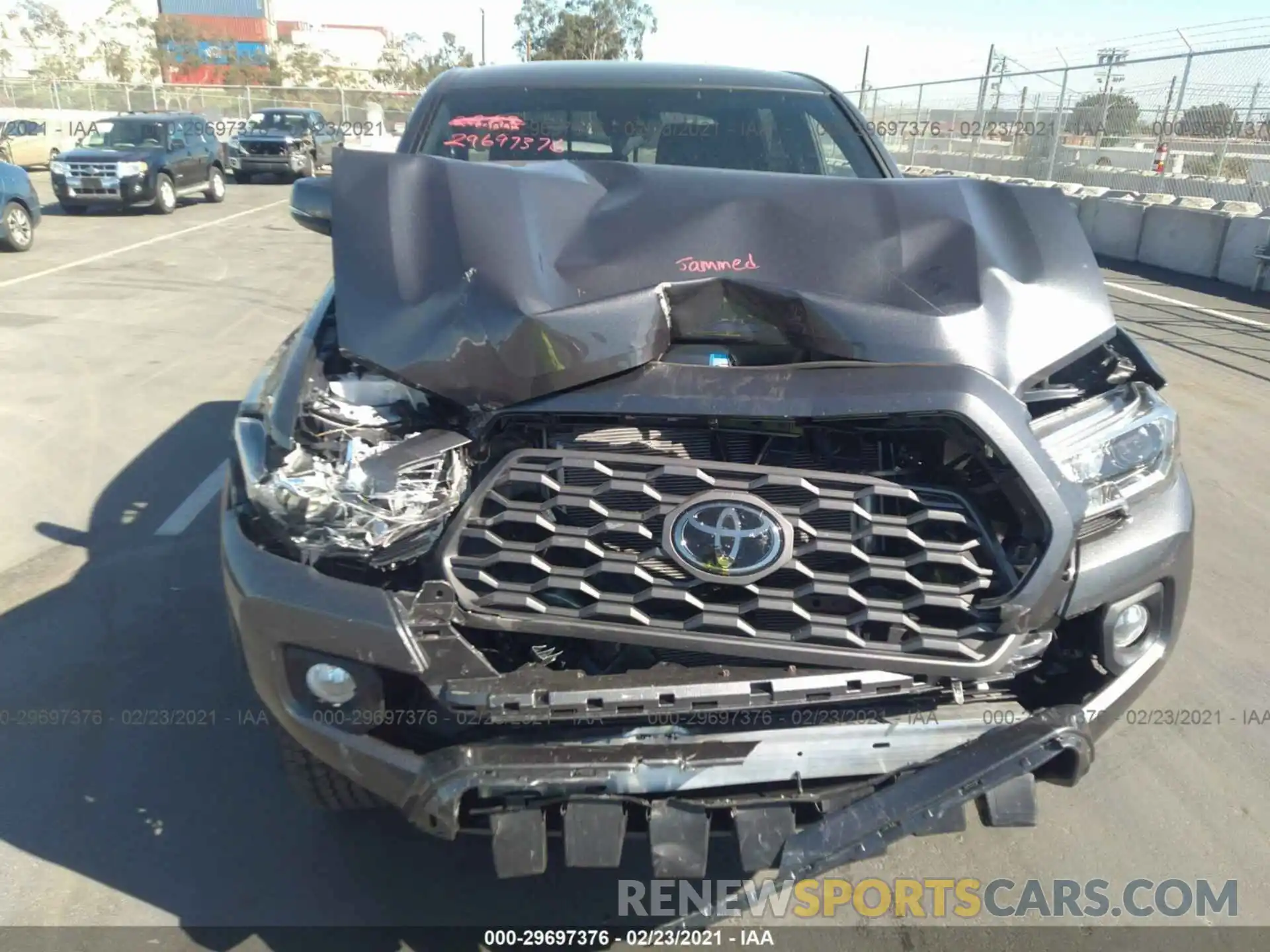 6 Photograph of a damaged car 5TFCZ5AN1MX258146 TOYOTA TACOMA 4WD 2021