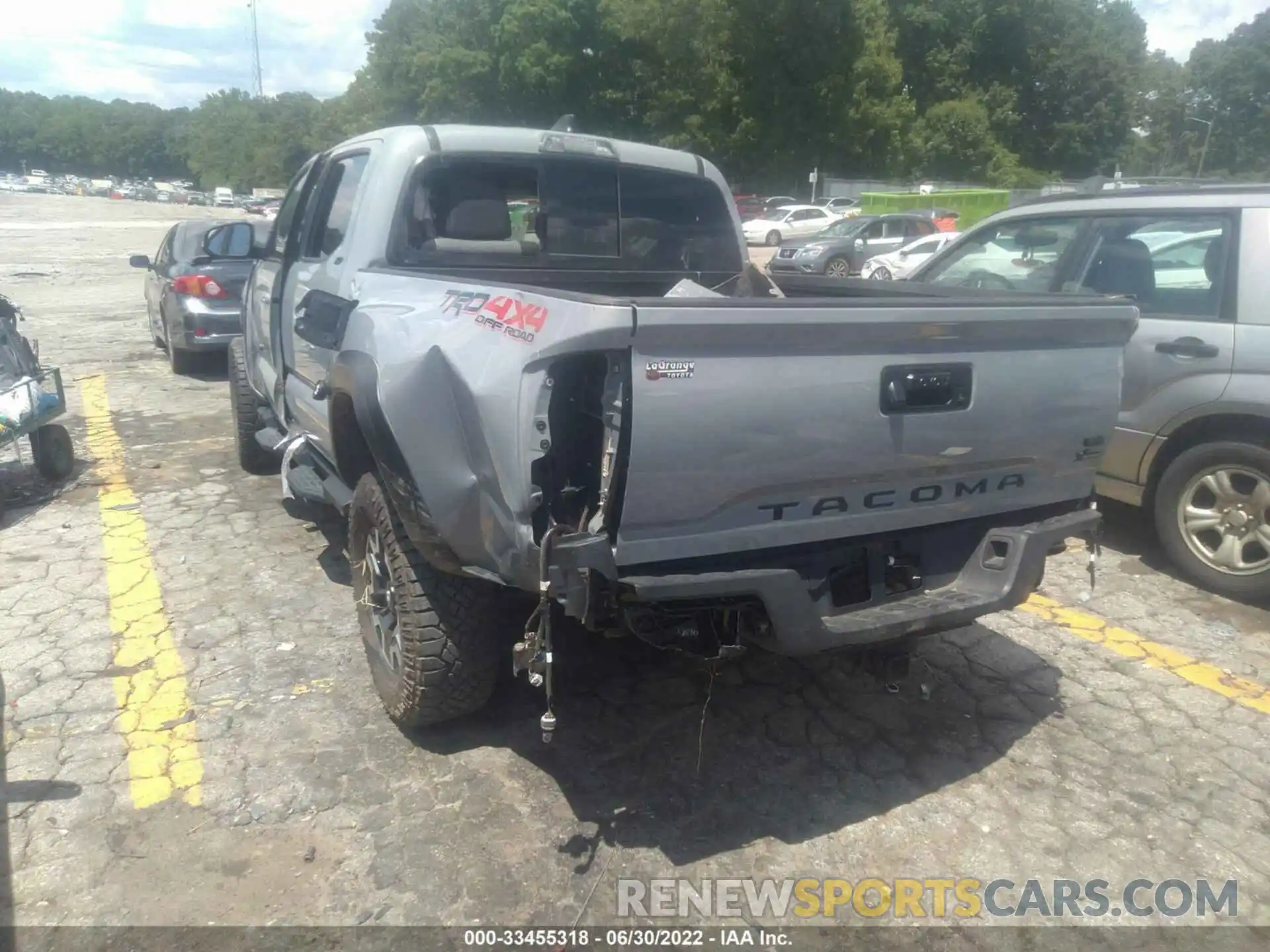 3 Photograph of a damaged car 5TFCZ5AN1MX271396 TOYOTA TACOMA 4WD 2021