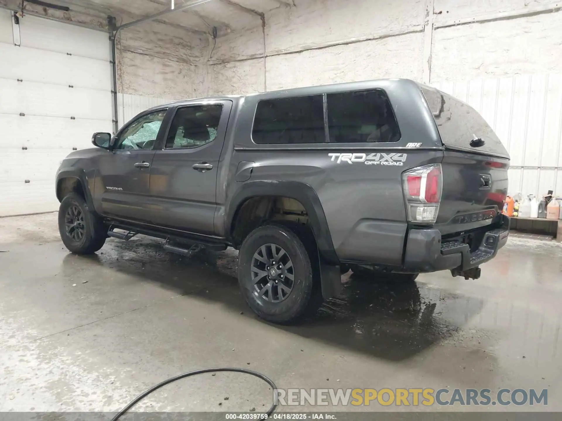 3 Photograph of a damaged car 5TFCZ5AN3MX257483 TOYOTA TACOMA 4WD 2021
