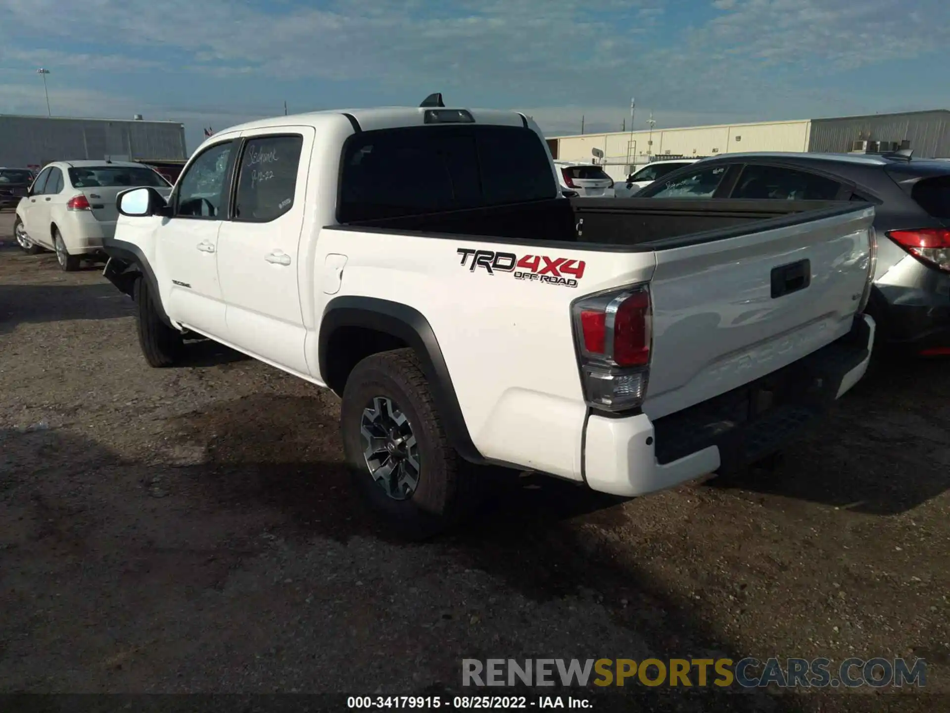 3 Photograph of a damaged car 5TFCZ5AN4MX271425 TOYOTA TACOMA 4WD 2021