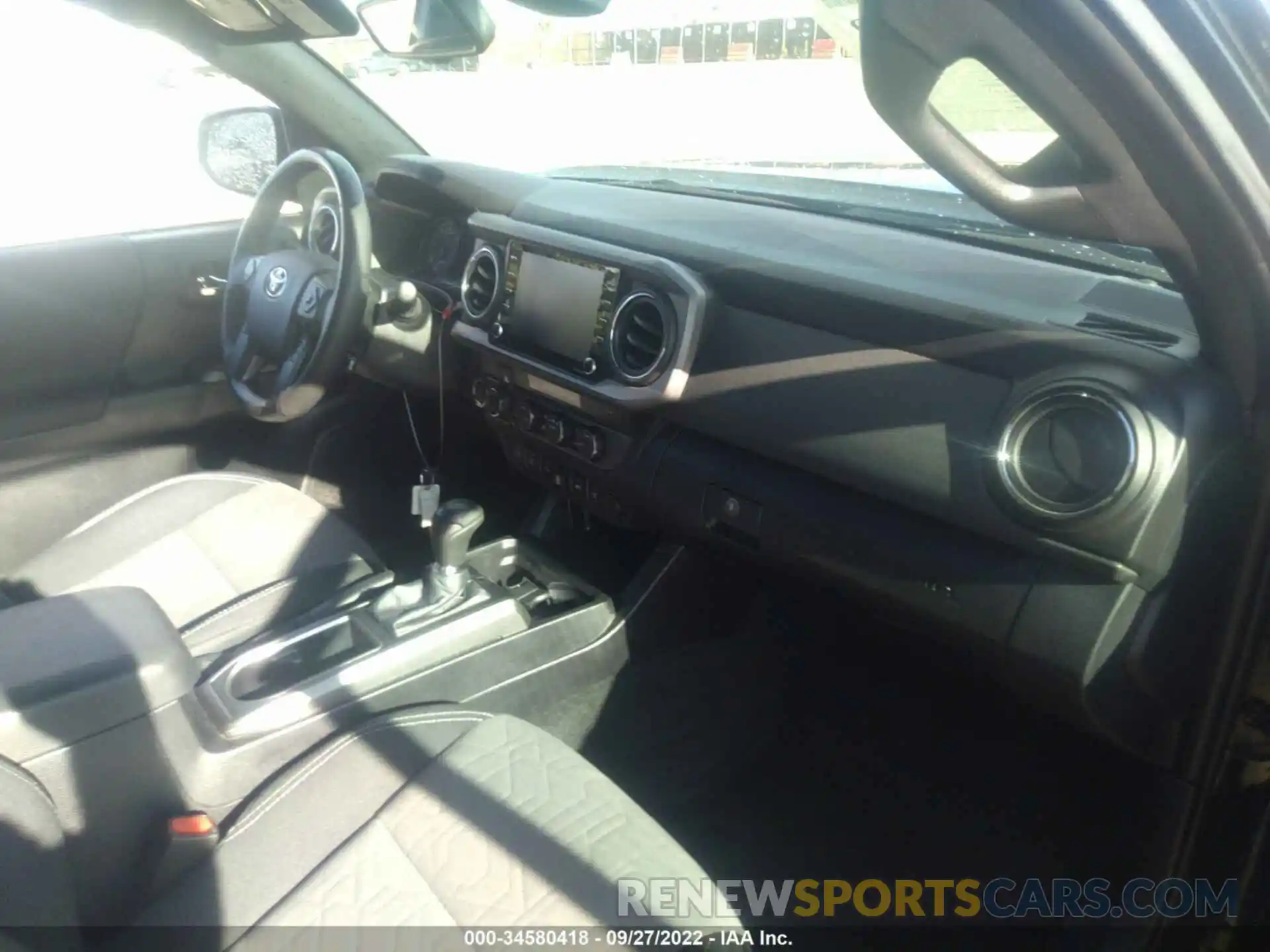 5 Photograph of a damaged car 5TFCZ5AN5MX270901 TOYOTA TACOMA 4WD 2021