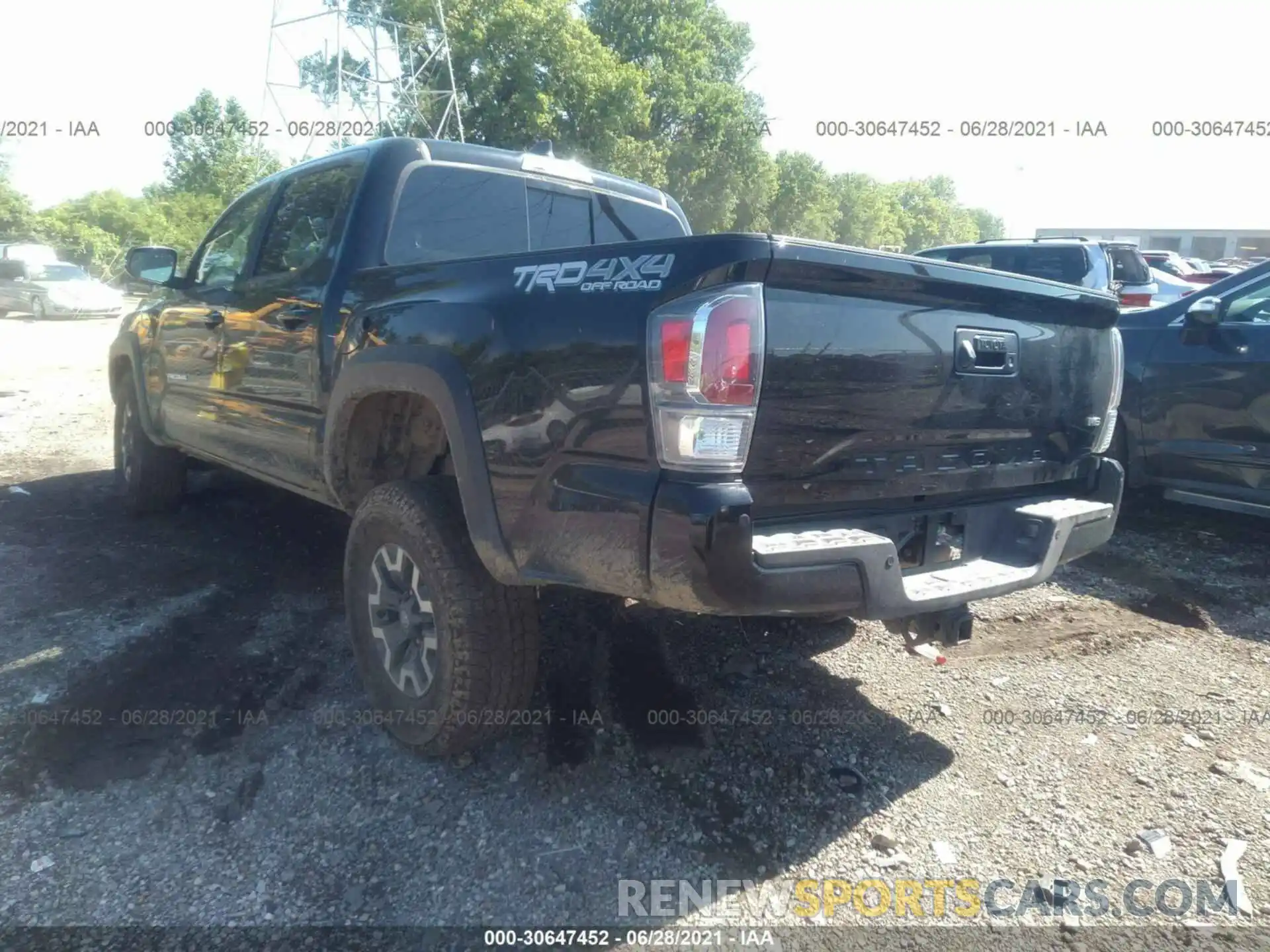 3 Photograph of a damaged car 5TFCZ5AN6MX264766 TOYOTA TACOMA 4WD 2021