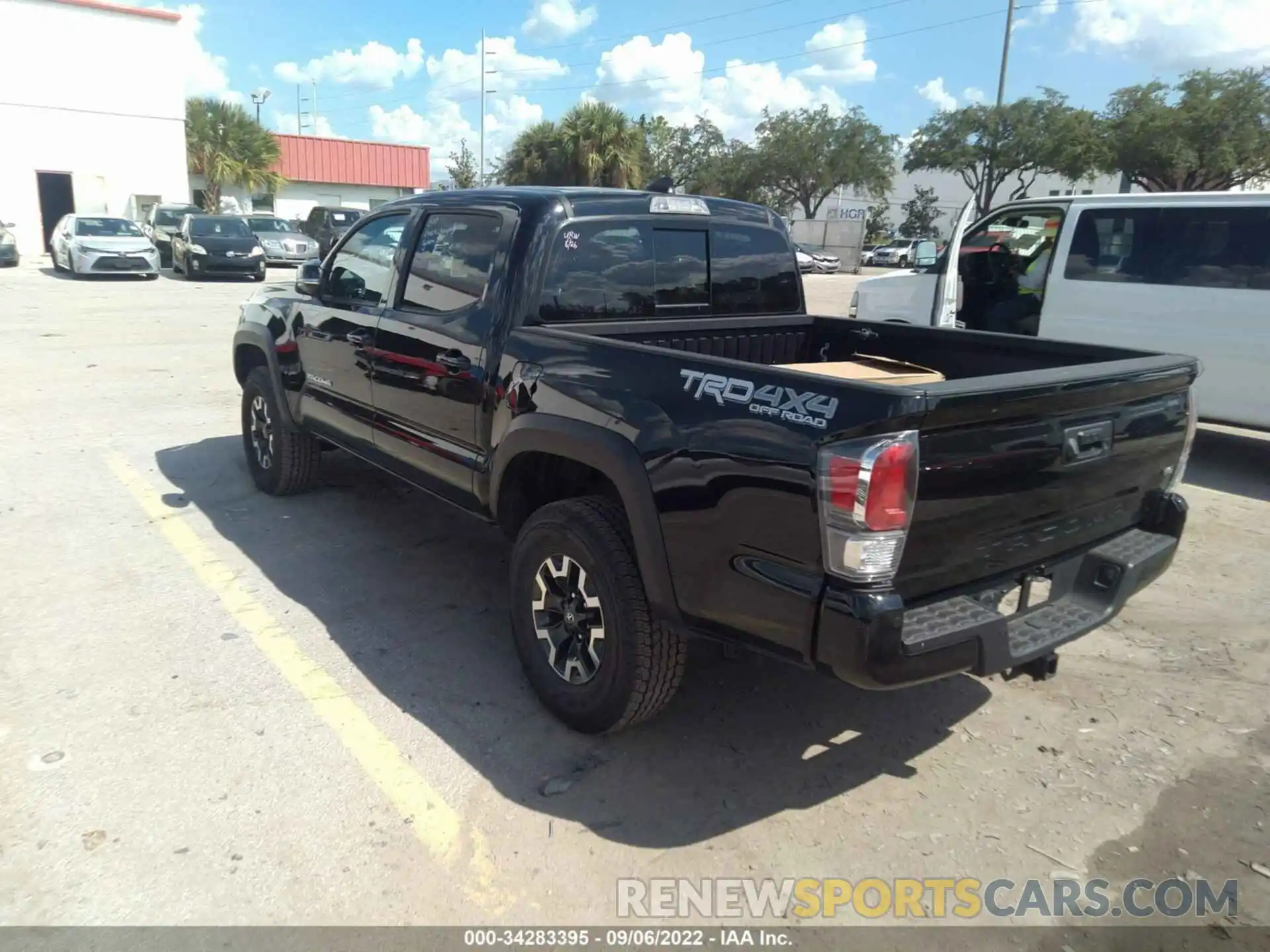 3 Photograph of a damaged car 5TFCZ5AN6MX267005 TOYOTA TACOMA 4WD 2021