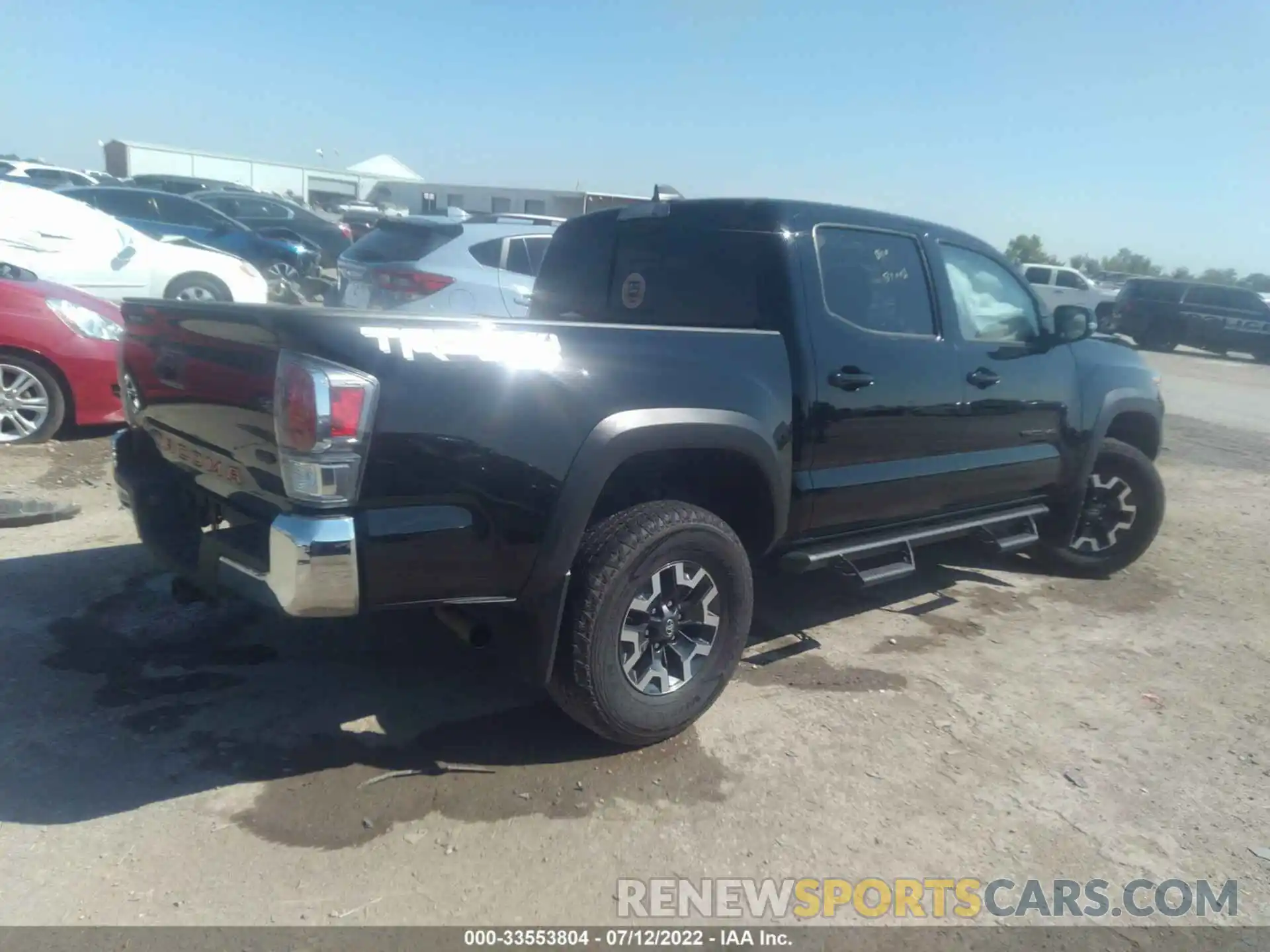 4 Photograph of a damaged car 5TFCZ5AN6MX269790 TOYOTA TACOMA 4WD 2021