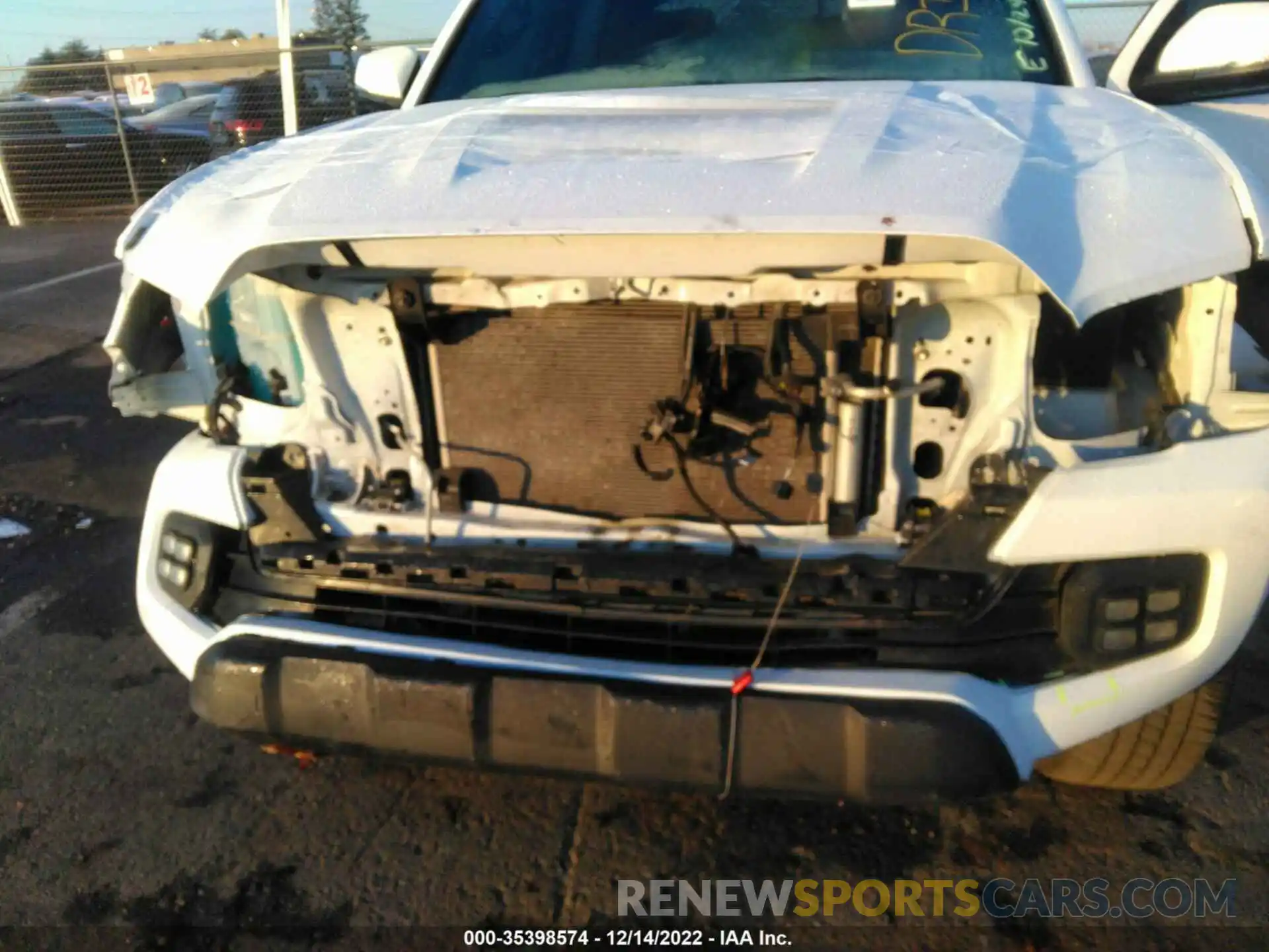 6 Photograph of a damaged car 5TFCZ5AN7MX268857 TOYOTA TACOMA 4WD 2021