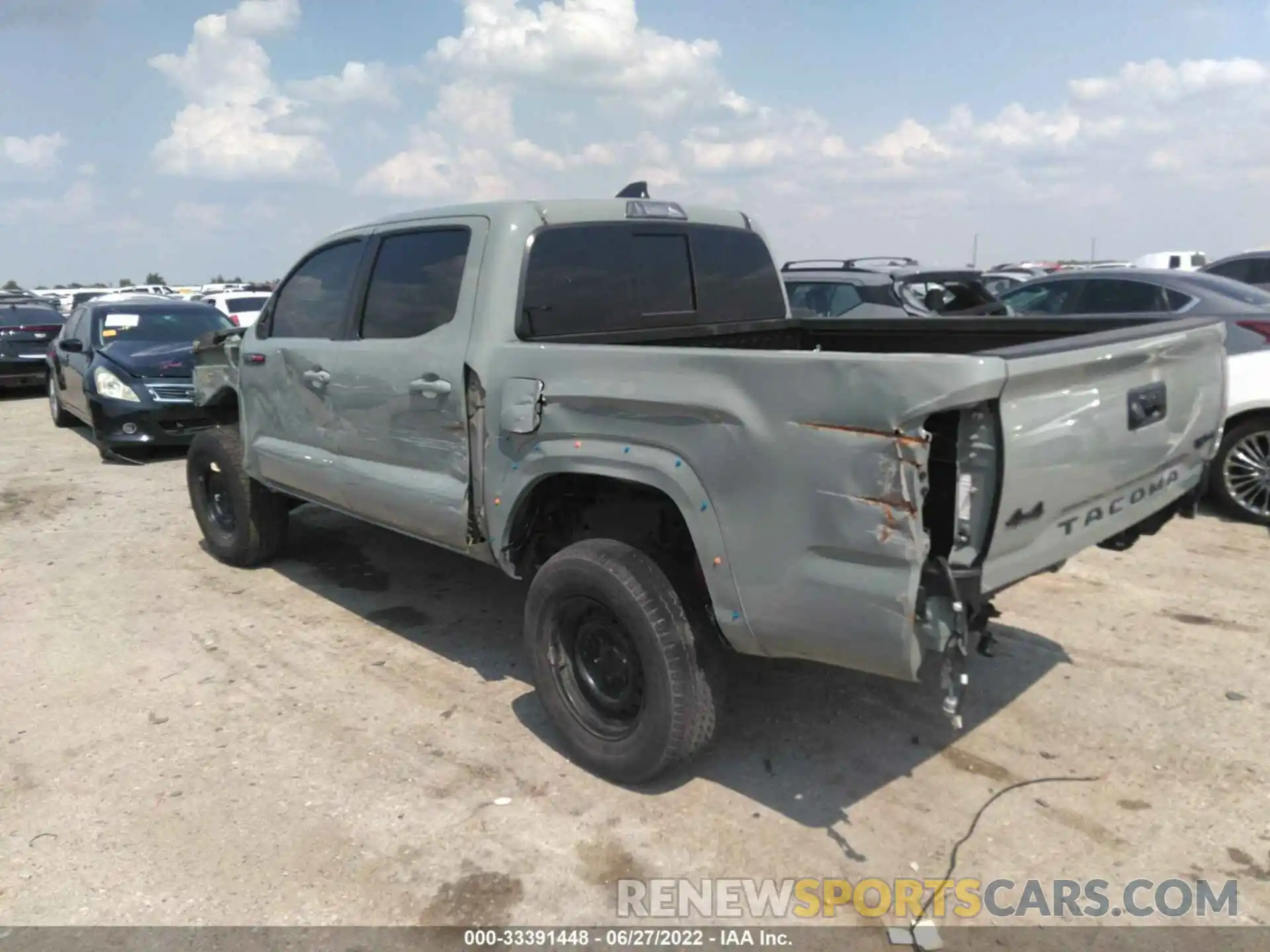 3 Photograph of a damaged car 5TFCZ5AN8MX272464 TOYOTA TACOMA 4WD 2021