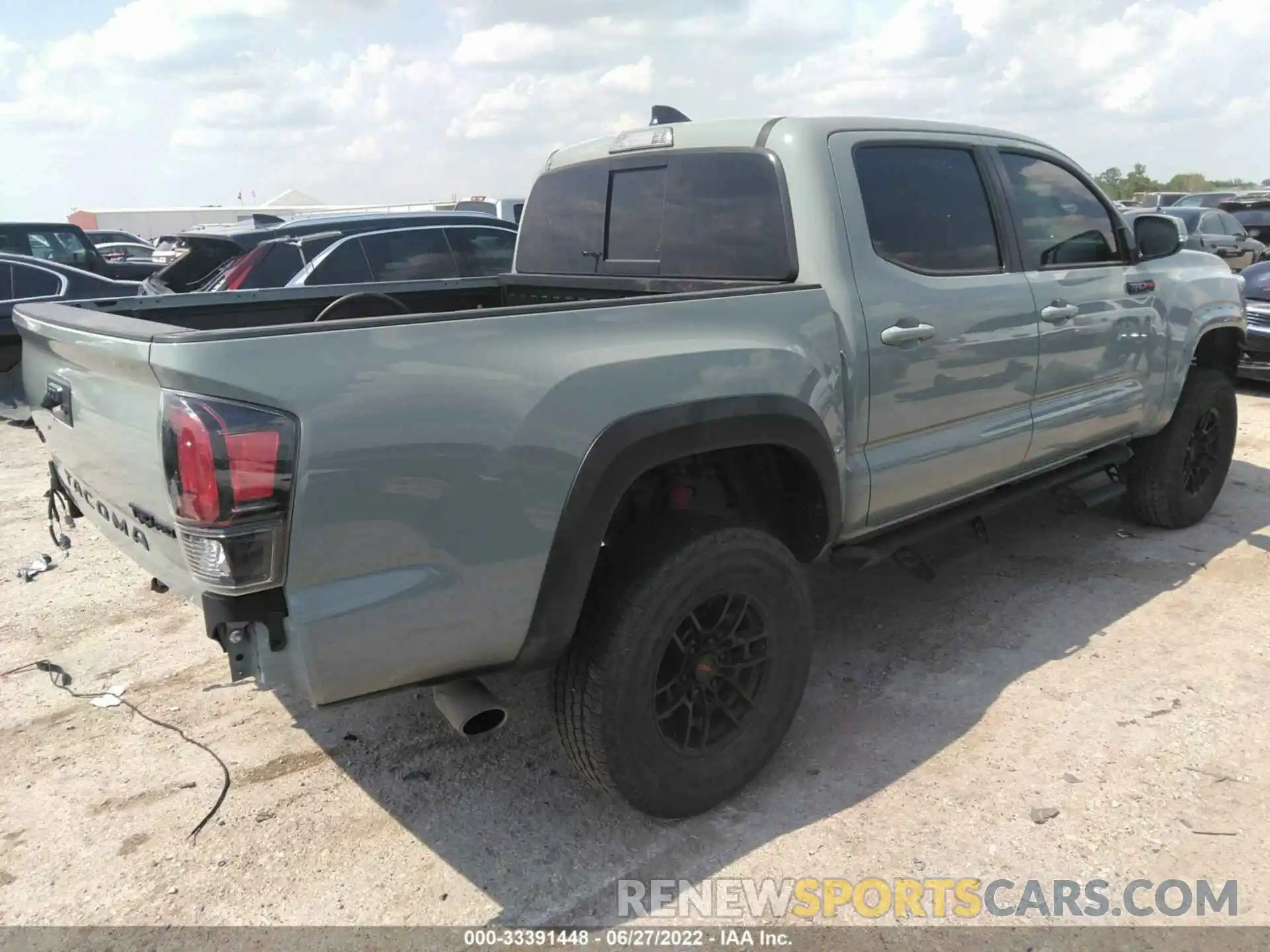 4 Photograph of a damaged car 5TFCZ5AN8MX272464 TOYOTA TACOMA 4WD 2021